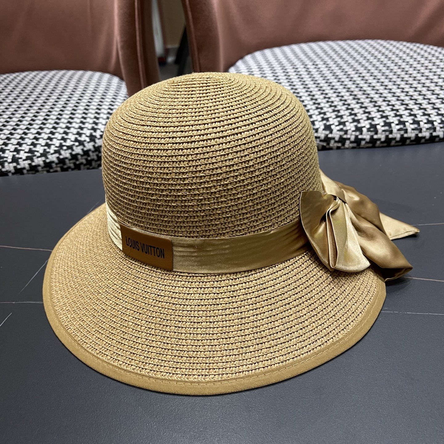  lv路易威登2025新款草帽女蝴蝶结遮阳防晒法式海边度假帽子
