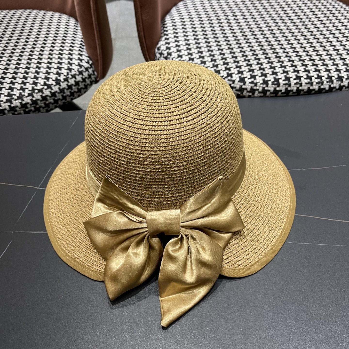  lv路易威登2025新款草帽女蝴蝶结遮阳防晒法式海边度假帽子