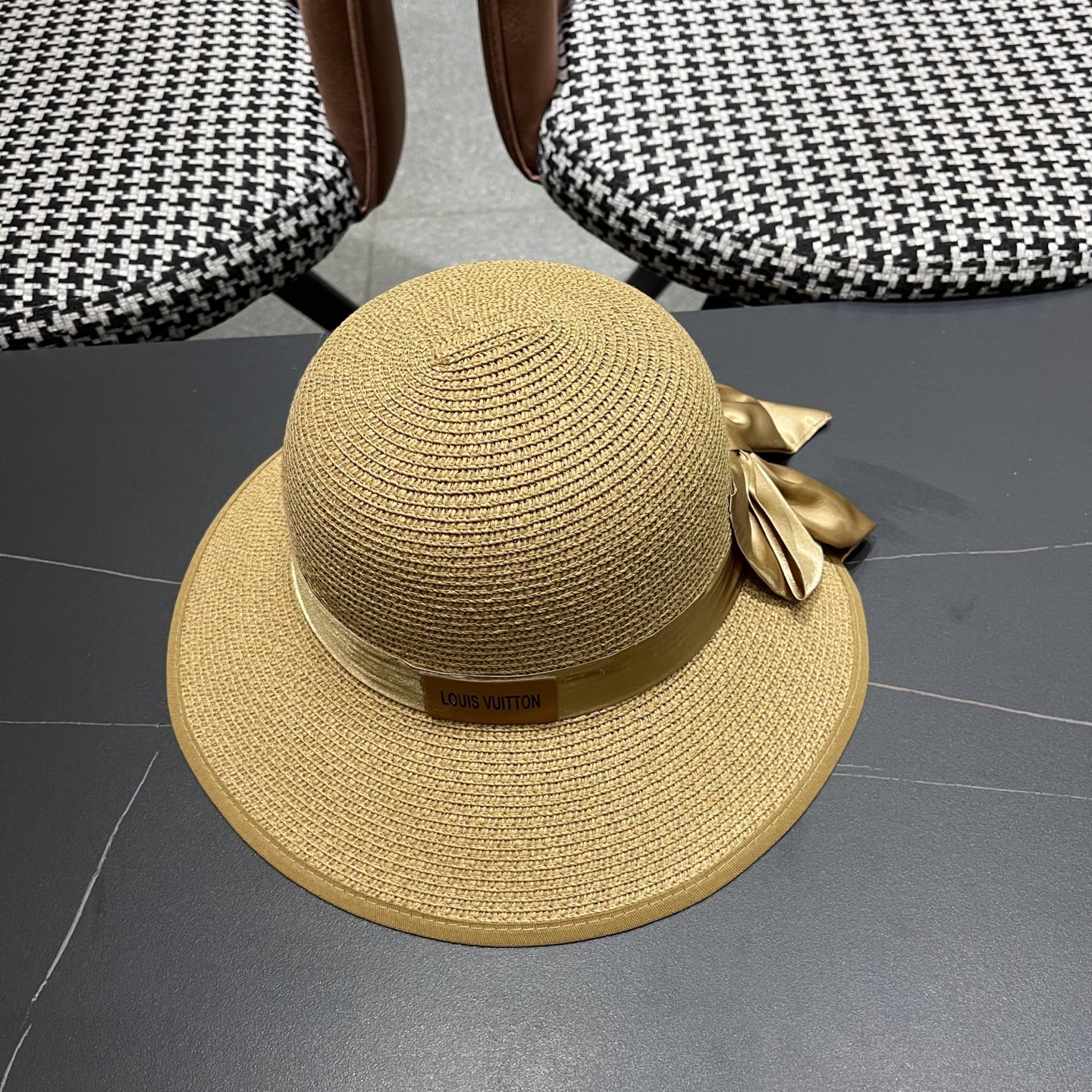  lv路易威登2025新款草帽女蝴蝶结遮阳防晒法式海边度假帽子