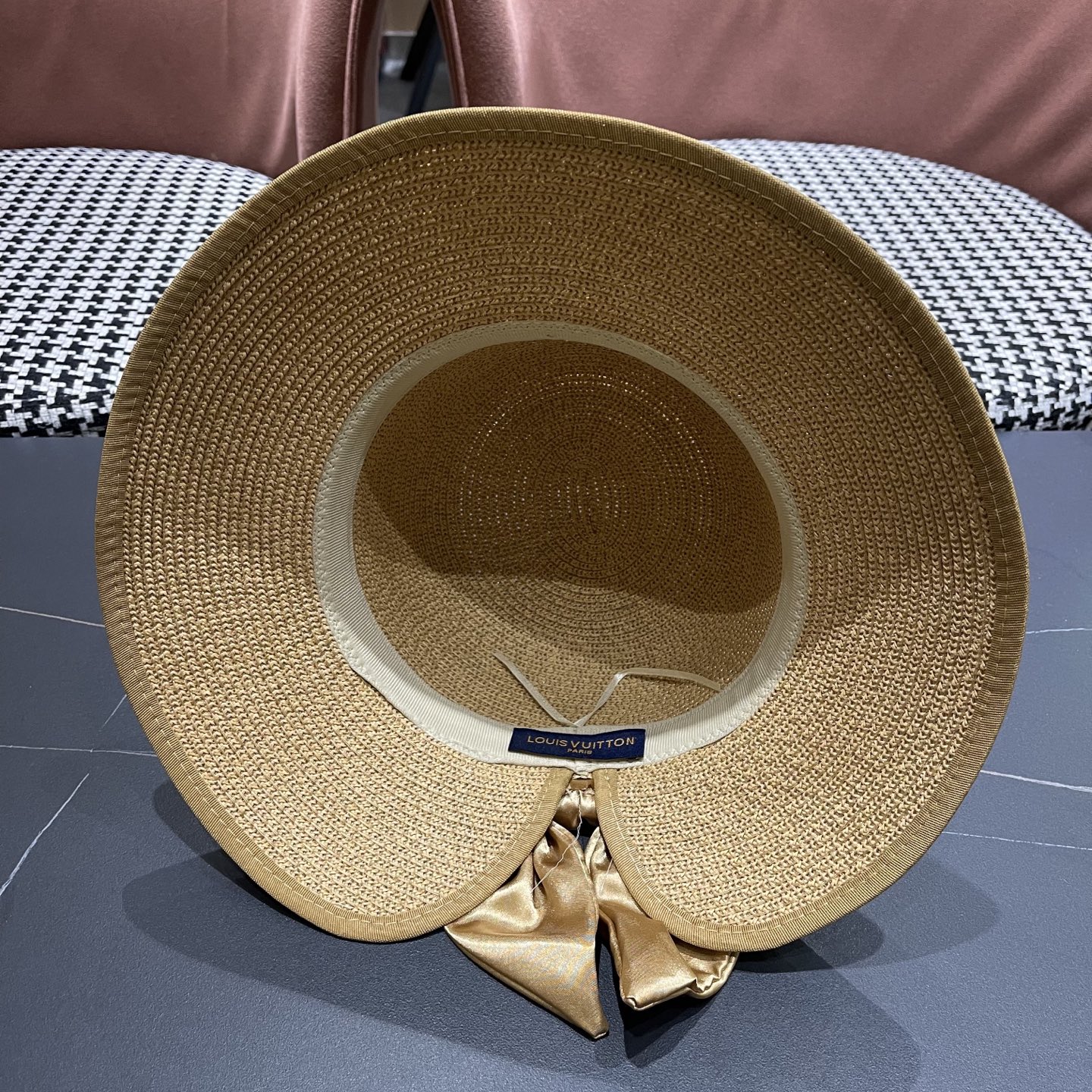  lv路易威登2025新款草帽女蝴蝶结遮阳防晒法式海边度假帽子