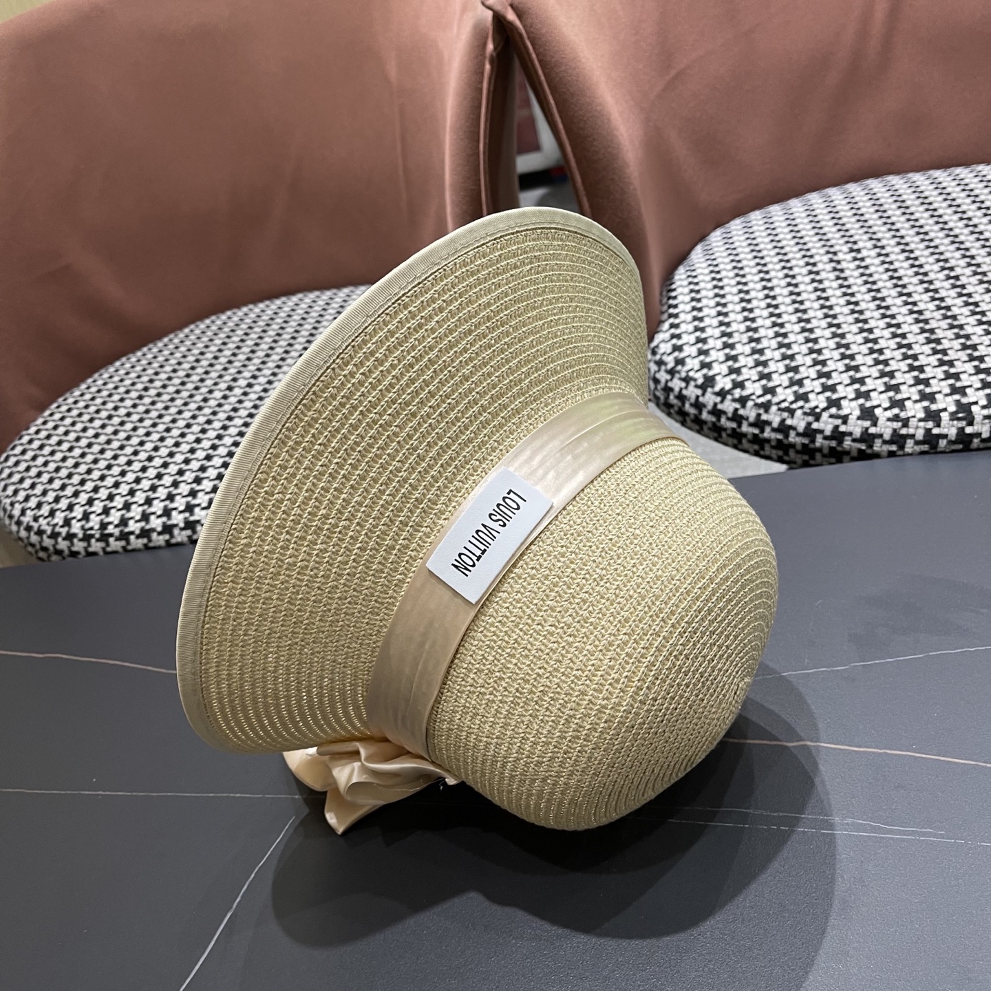  lv路易威登2025新款草帽女蝴蝶结遮阳防晒法式海边度假帽子