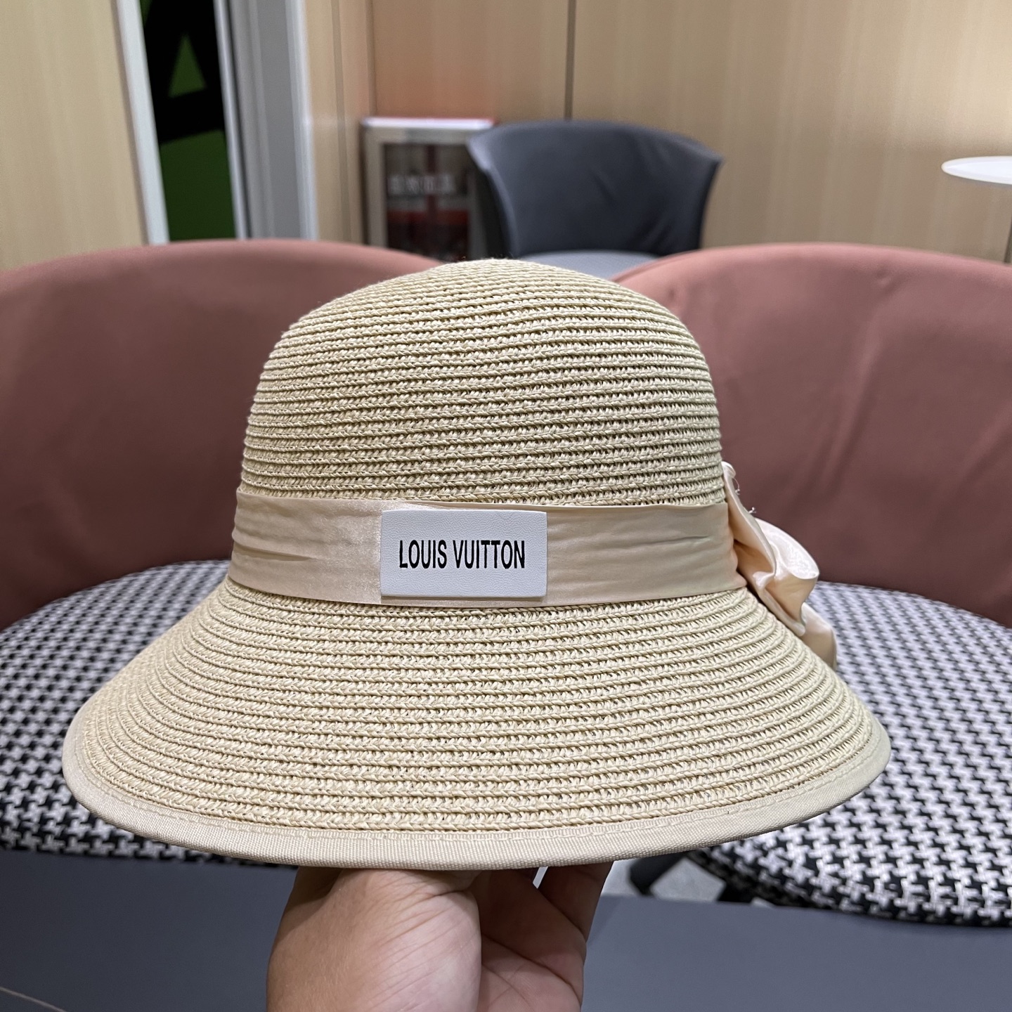  lv路易威登2025新款草帽女蝴蝶结遮阳防晒法式海边度假帽子