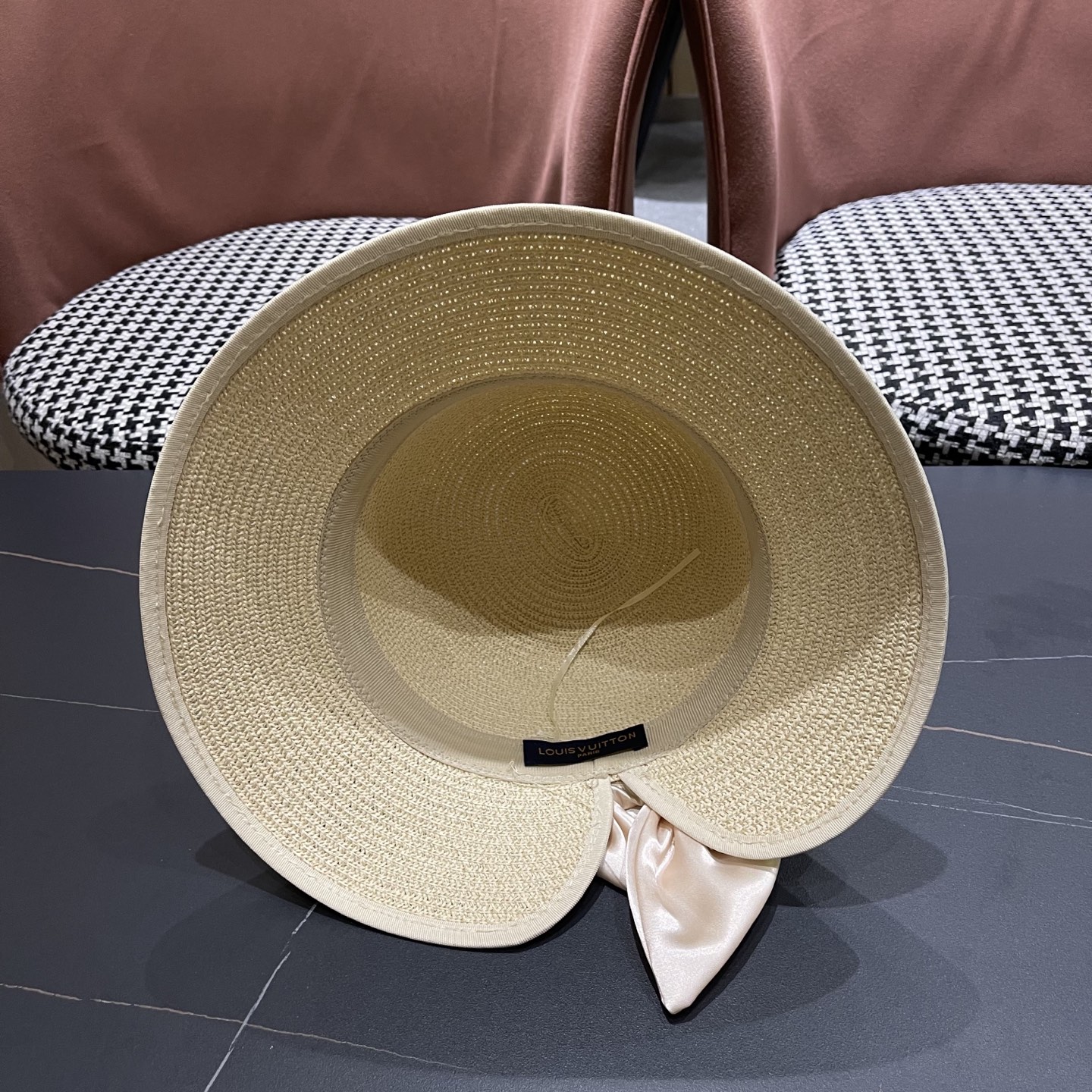  lv路易威登2025新款草帽女蝴蝶结遮阳防晒法式海边度假帽子