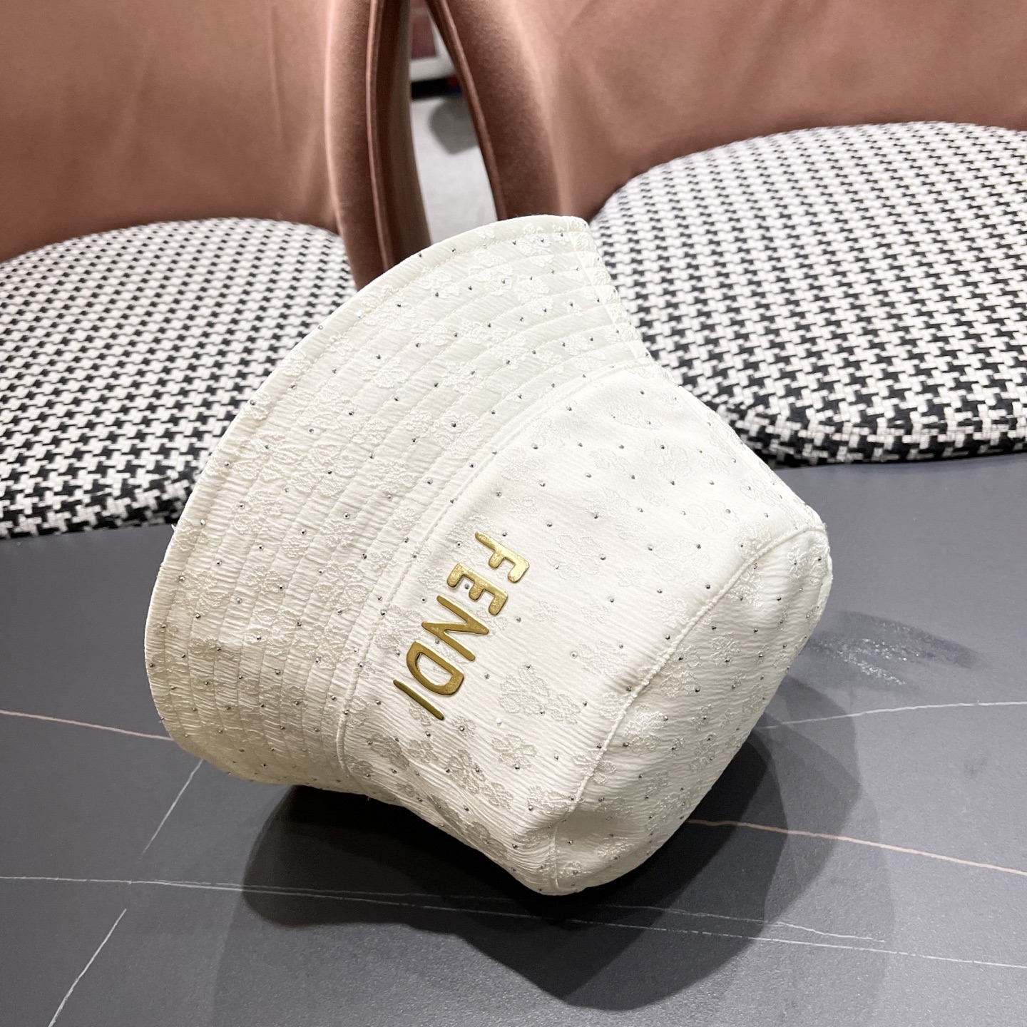 FENDI芬迪韩国全钻烫钻绣花渔夫帽女夏满水钻显脸小出游时尚盆帽可折叠防晒