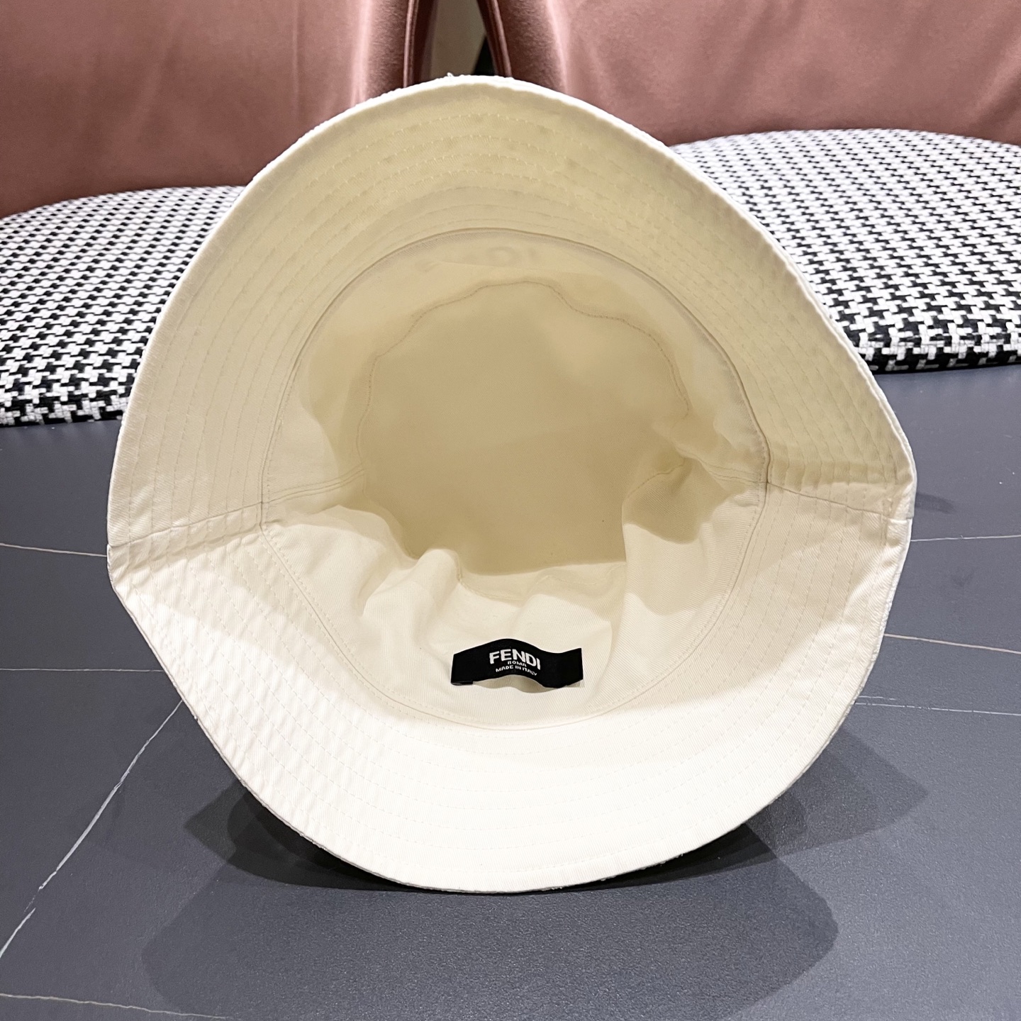 FENDI芬迪韩国全钻烫钻绣花渔夫帽女夏满水钻显脸小出游时尚盆帽可折叠防晒