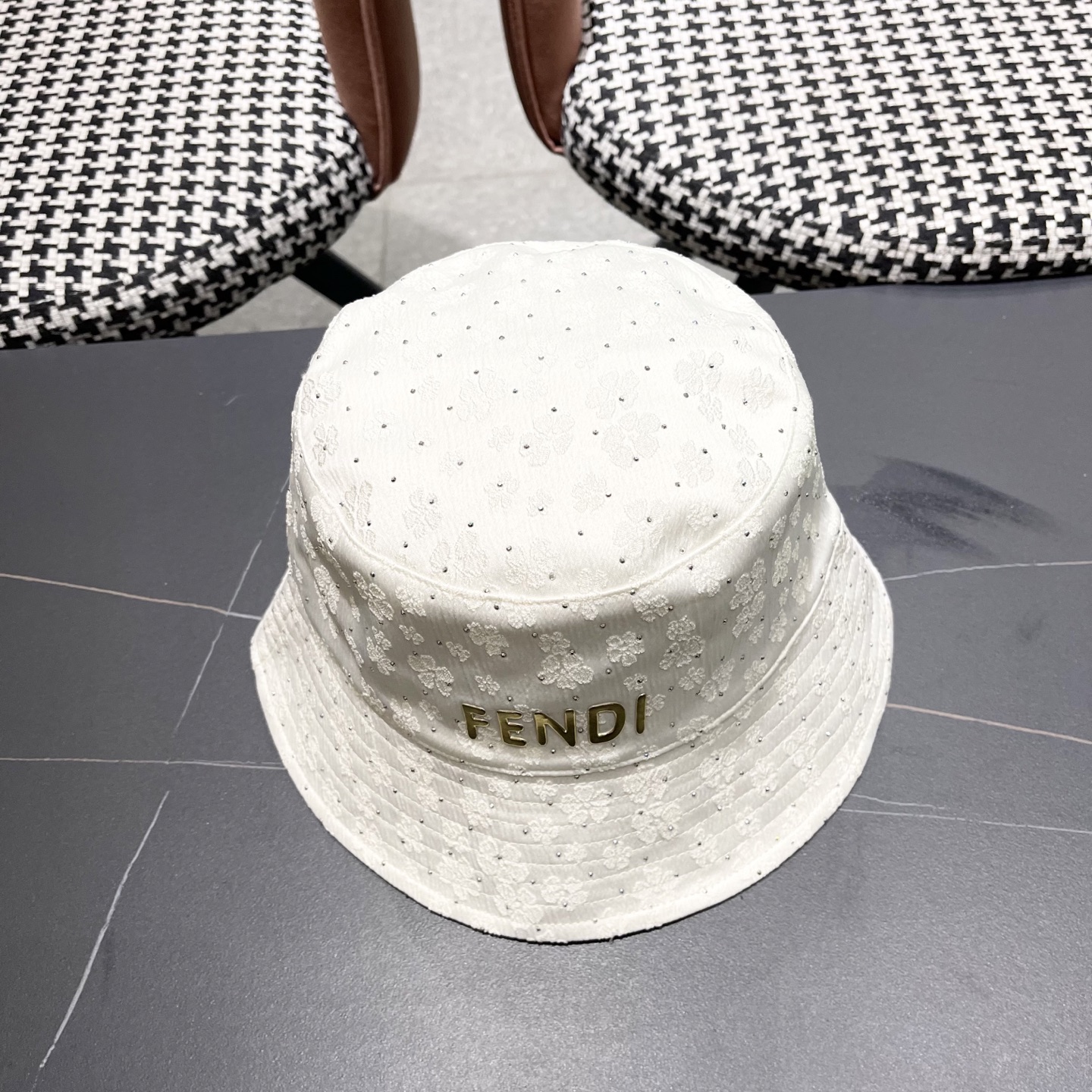 FENDI芬迪韩国全钻烫钻绣花渔夫帽女夏满水钻显脸小出游时尚盆帽可折叠防晒