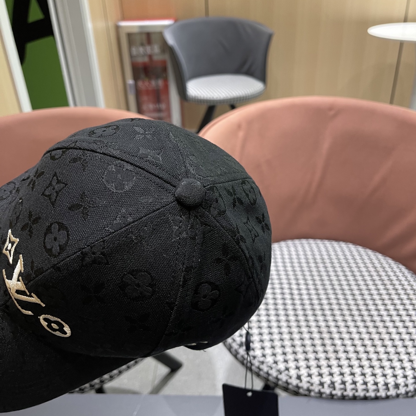  路易威登lv2025新款棒球帽 LouisVuitton😍新款重工打造♥️高端大气，百搭款🤗男女通用！