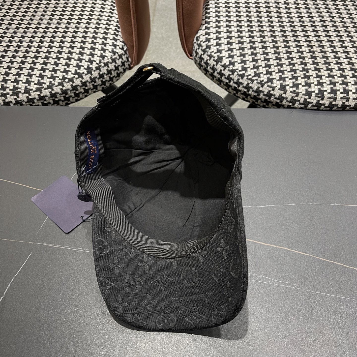  路易威登lv2025新款棒球帽 LouisVuitton😍新款重工打造♥️高端大气，百搭款🤗男女通用！