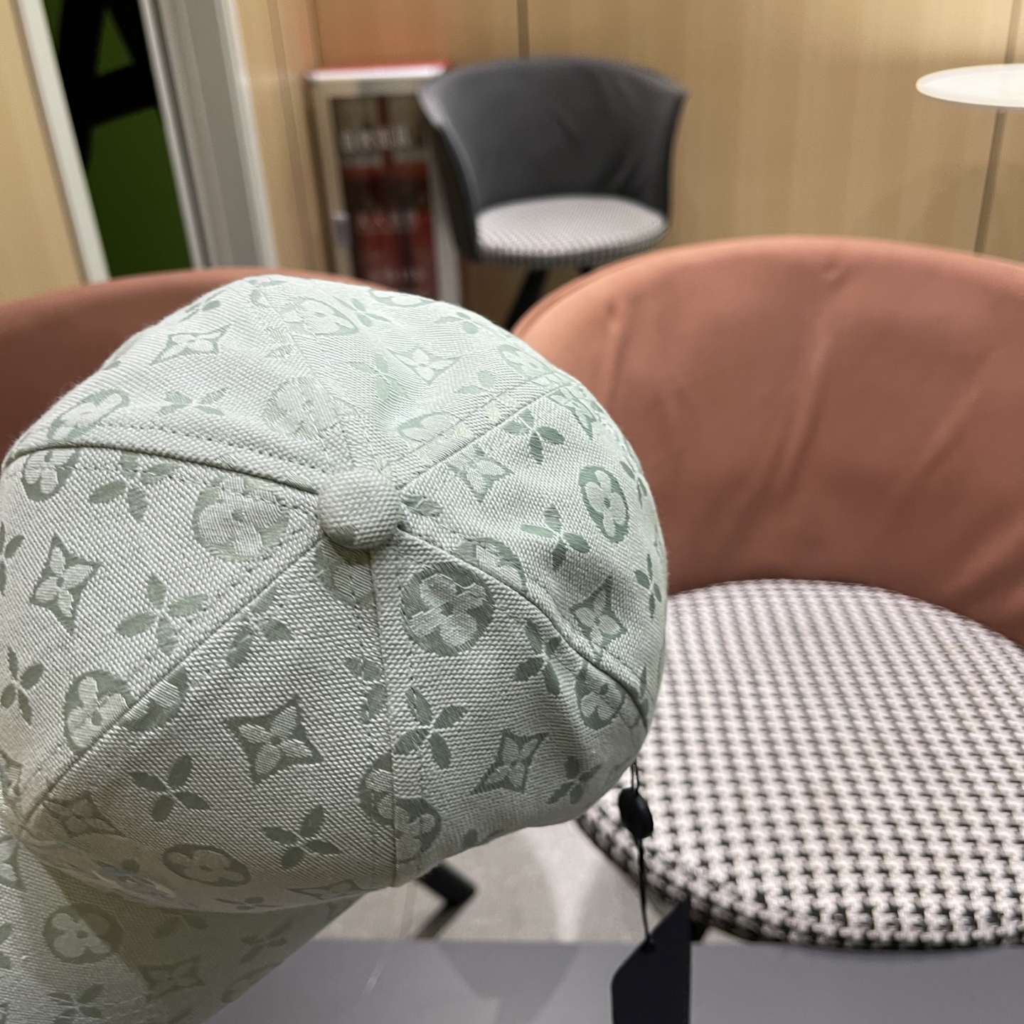  路易威登lv2025新款棒球帽 LouisVuitton😍新款重工打造♥️高端大气，百搭款🤗男女通用！