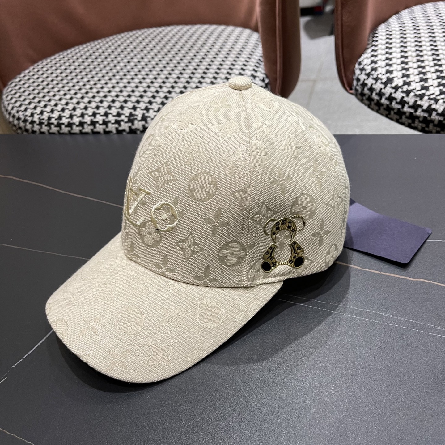 NO:353969,Louis Vuitton lv2025 new baseball cap Louis Vuitton new heavy industry creates high-end and atmospheric, versatile and universal for both men and women!  hat straw hat fisherman hat baseball hat, hat, louis vuitton, louis vuitton, louis vuitton, espadrilles, hats路易威登lv2025新款棒球帽 LouisVuitton新款重工打造高端大气,百搭款男女通用！帽子草帽渔夫帽棒球帽,帽子,louis vuitton,louis vuitton,louis vuitton,espadrilles,hats,hat