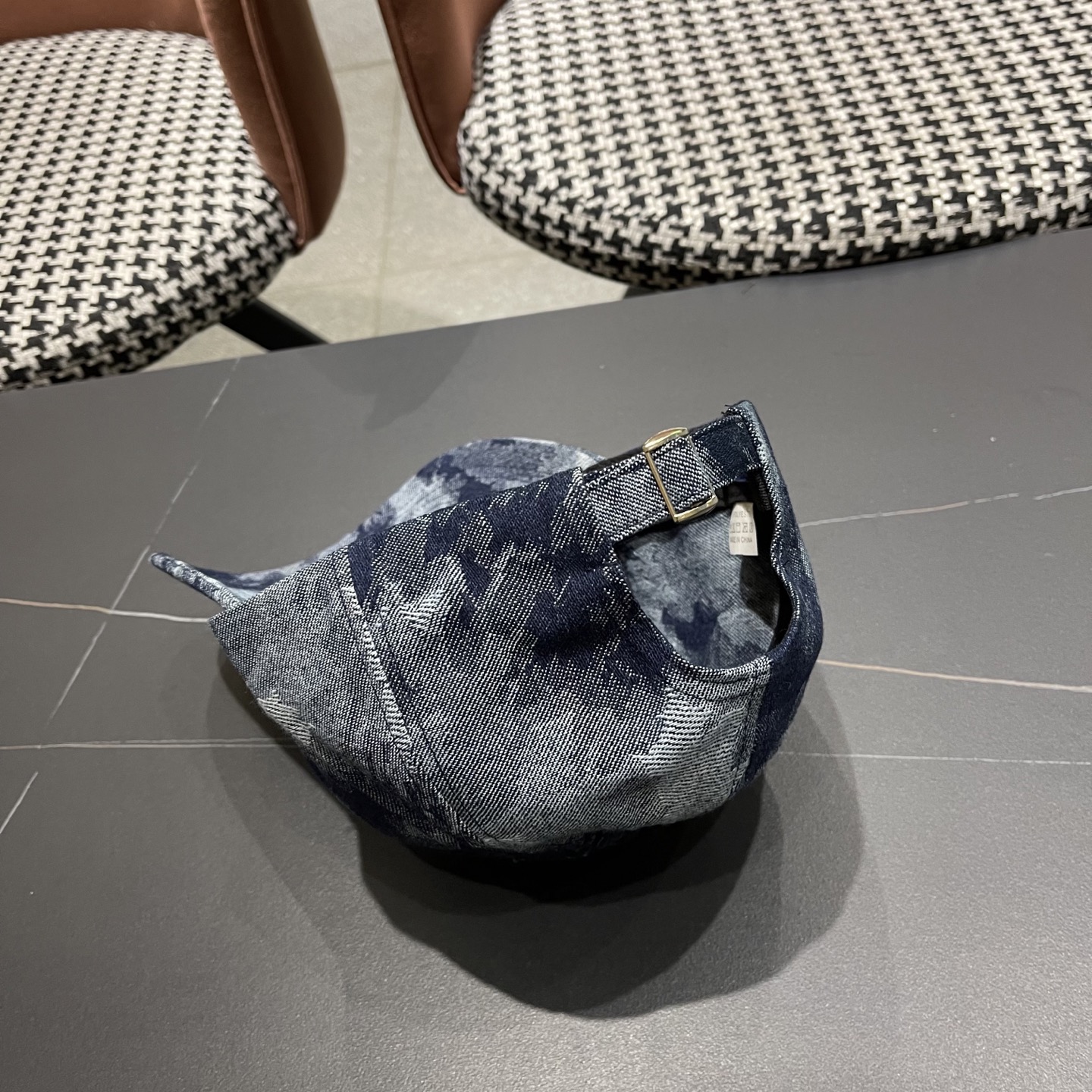  Lv 路易威登2025新款扎染牛仔棒球帽子女潮流复吉加深大头围显脸四季
通用遮阳鸭舌帽男