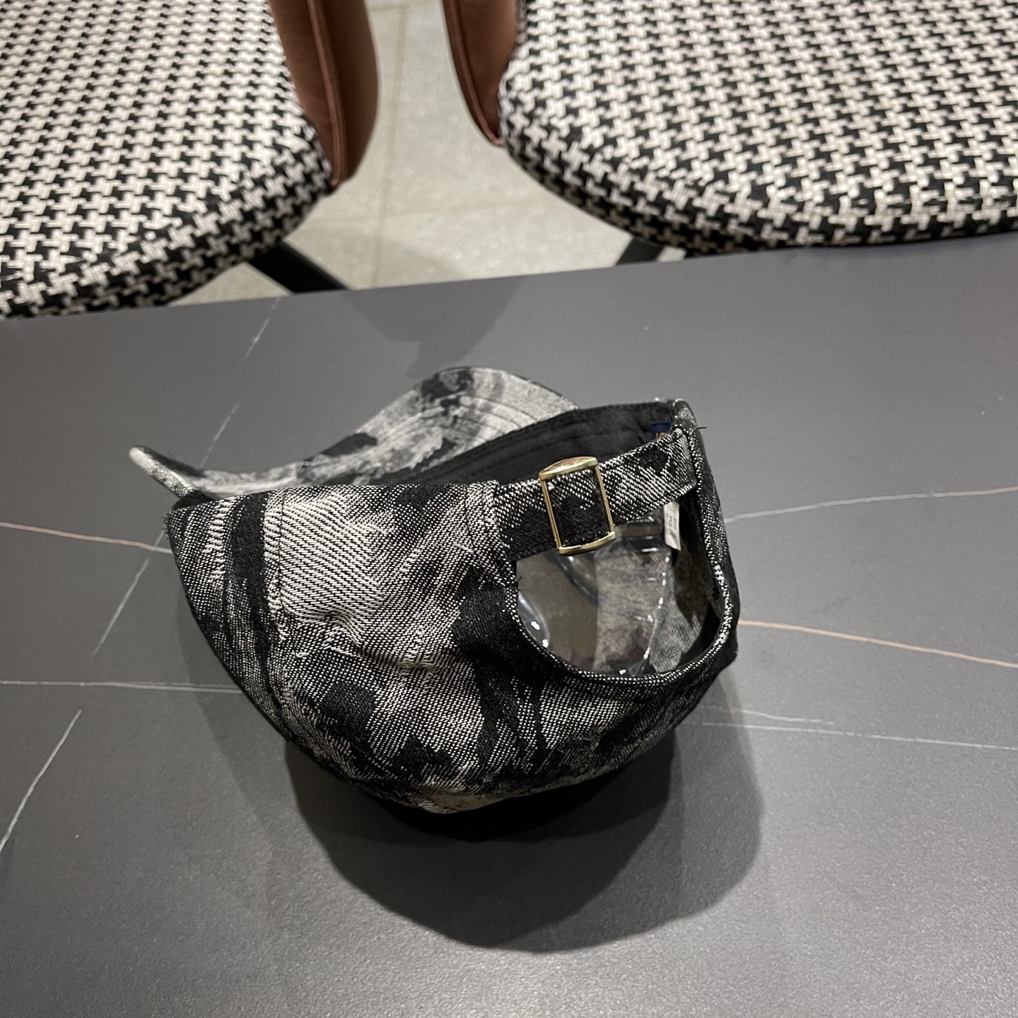  Lv 路易威登2025新款扎染牛仔棒球帽子女潮流复吉加深大头围显脸四季
通用遮阳鸭舌帽男