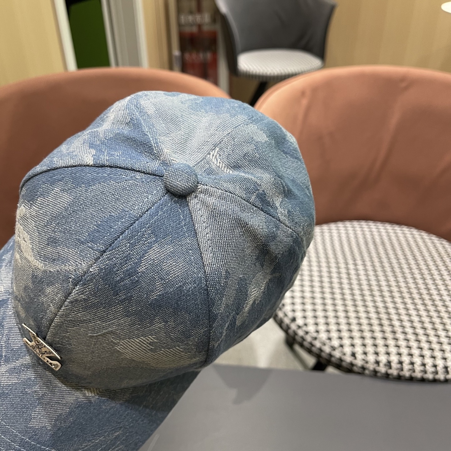  Lv 路易威登2025新款扎染牛仔棒球帽子女潮流复吉加深大头围显脸四季
通用遮阳鸭舌帽男