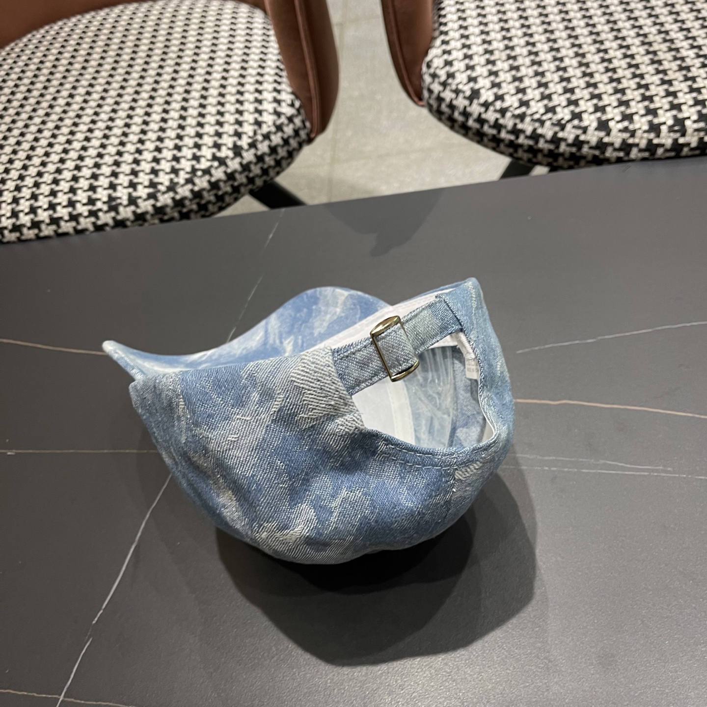  Lv 路易威登2025新款扎染牛仔棒球帽子女潮流复吉加深大头围显脸四季
通用遮阳鸭舌帽男