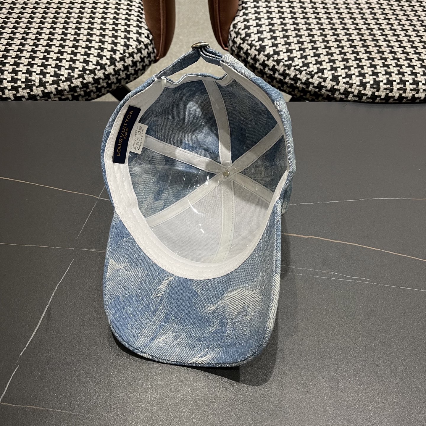  Lv 路易威登2025新款扎染牛仔棒球帽子女潮流复吉加深大头围显脸四季
通用遮阳鸭舌帽男