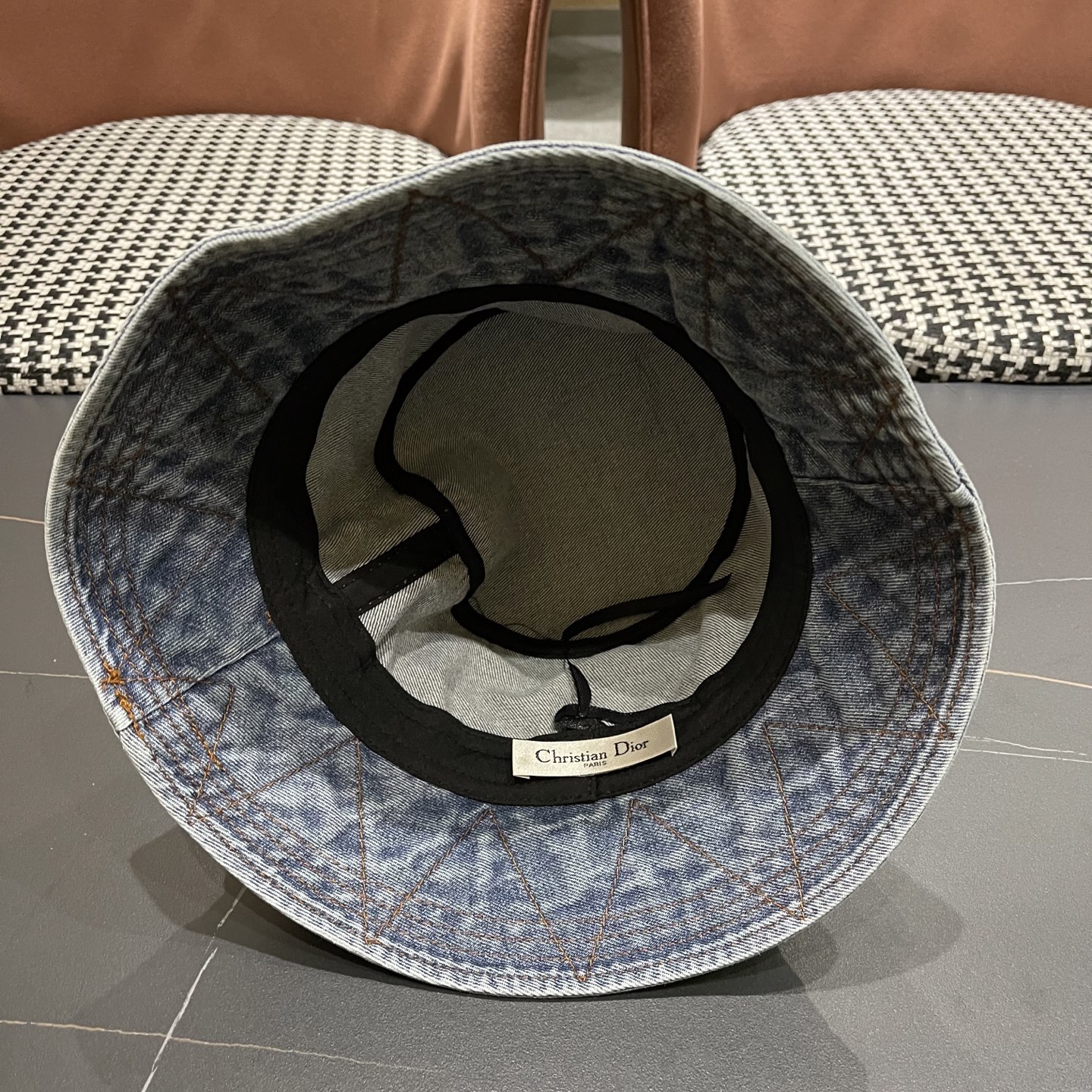  Doir迪奥2025牛仔渔夫帽女春秋复古文艺水桶帽子显脸小百搭遮阳防晒素颜盆帽潮