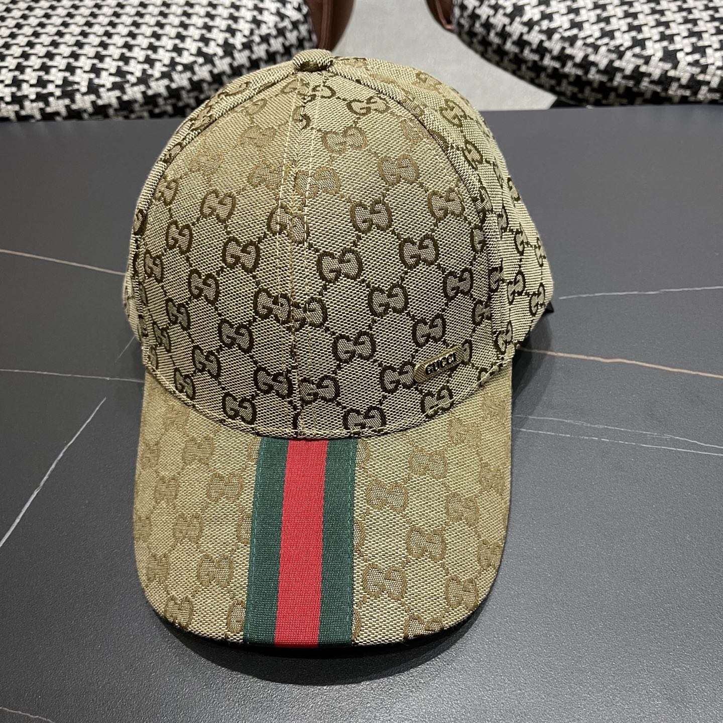 NO:227668,Gucci Gucci baseball cap men and women new style canvas decoration striped webbing Korean version G home haute couture hat outdoor baseball cap hat straw hat fisherman hat baseball cap, hat, gucci, gucci, espadrilles, hats19860909Gucci古奇鸭舌帽男女新款帆布饰条纹织带韩版G家高定帽子户外棒球帽帽子草帽渔夫帽棒球帽,帽子,gucci,gucci,espadrilles,hats,hat