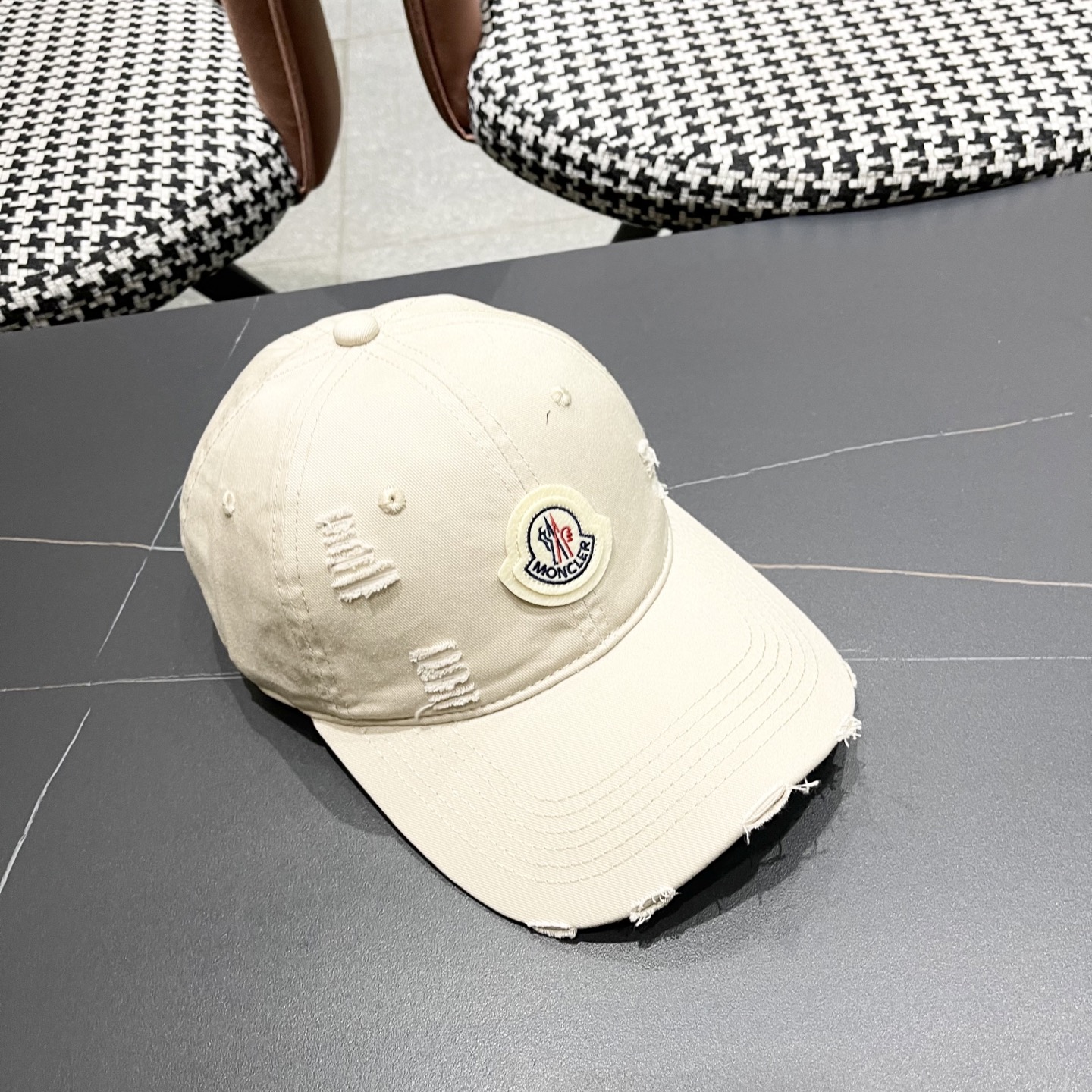  蒙口moncler2025新款棒球帽，四季都通用👍 特调的帽型就是又挺拔 