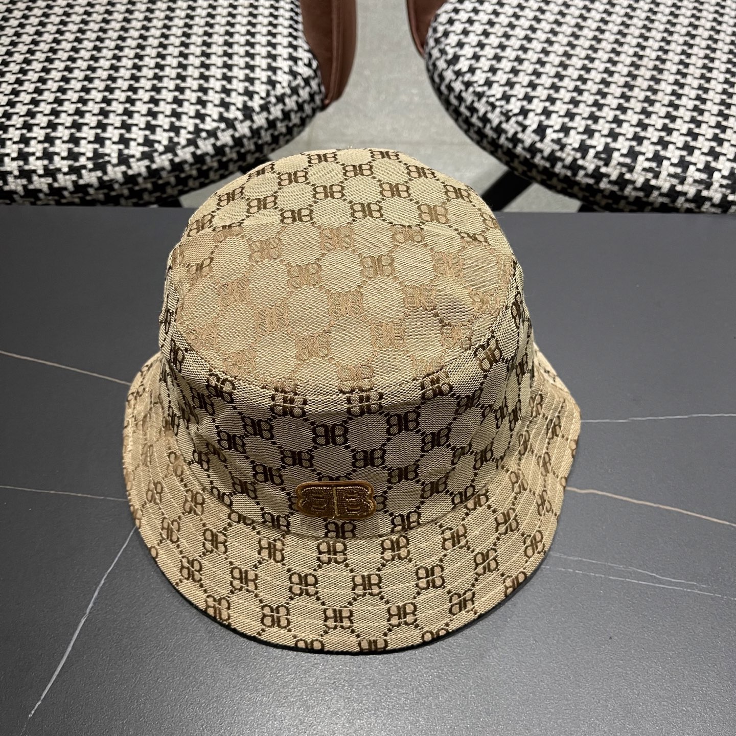 Balenciaga（巴黎世家）新款原单渔夫帽， 专柜1:1开模订制，轻盈透气，简洁大方！男女可用，四季