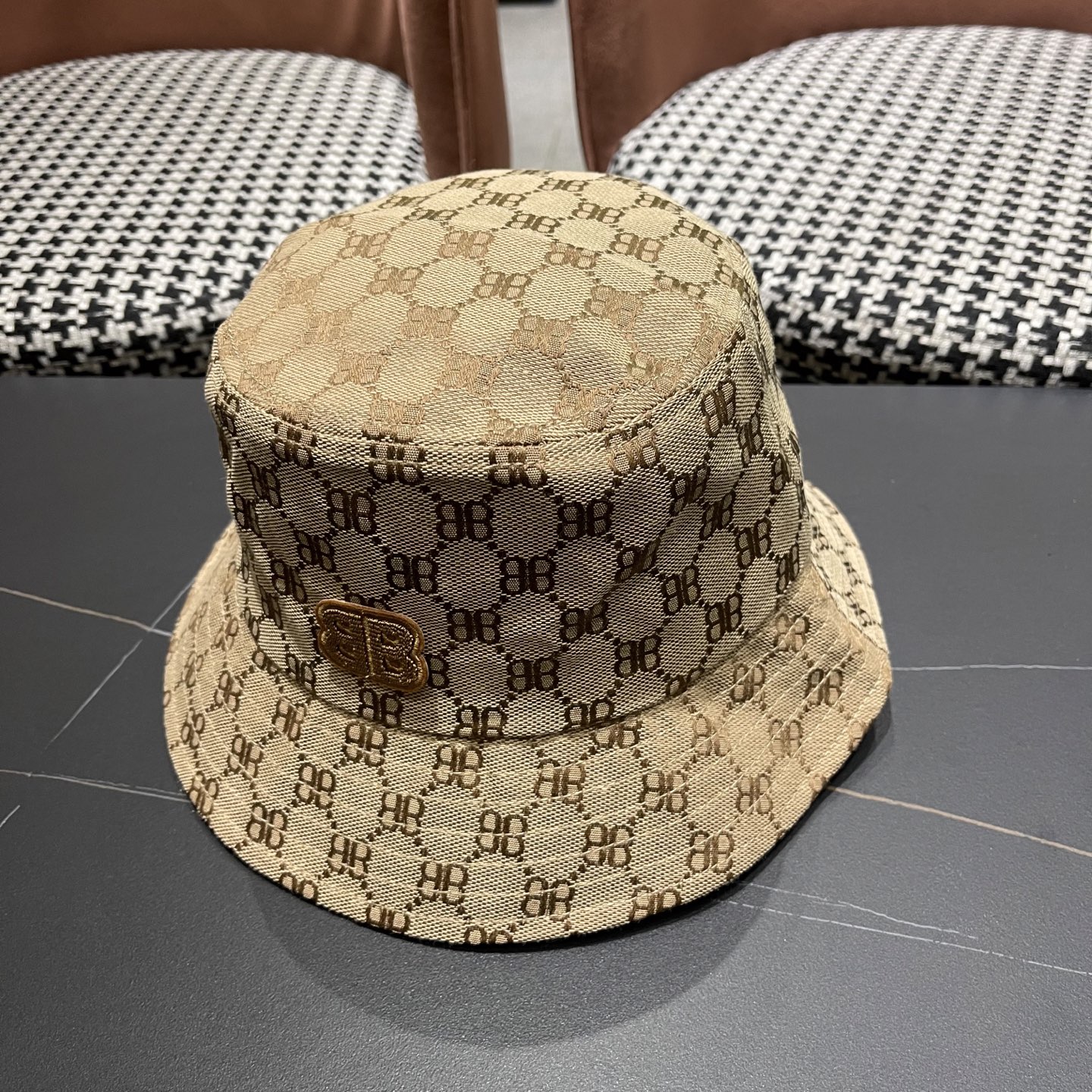 Balenciaga（巴黎世家）新款原单渔夫帽， 专柜1:1开模订制，轻盈透气，简洁大方！男女可用，四季