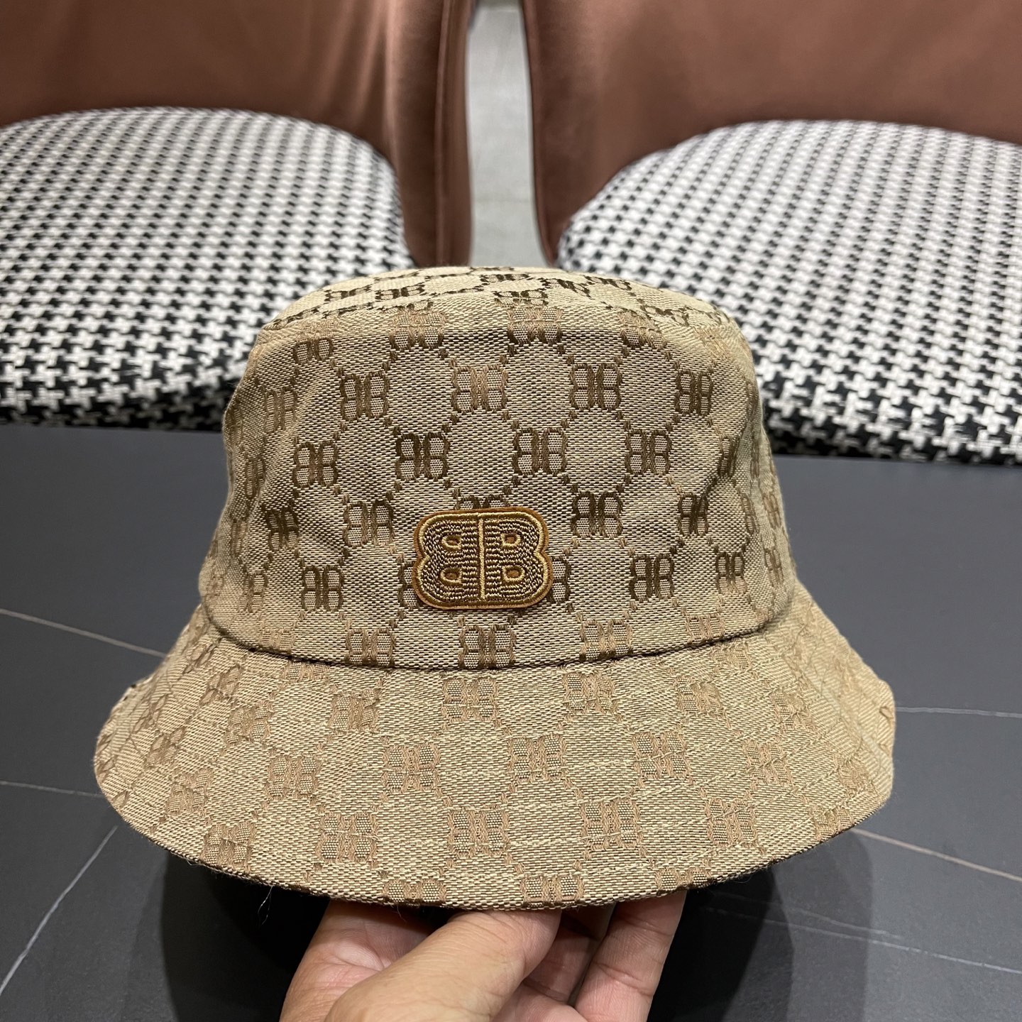 Balenciaga（巴黎世家）新款原单渔夫帽， 专柜1:1开模订制，轻盈透气，简洁大方！男女可用，四季