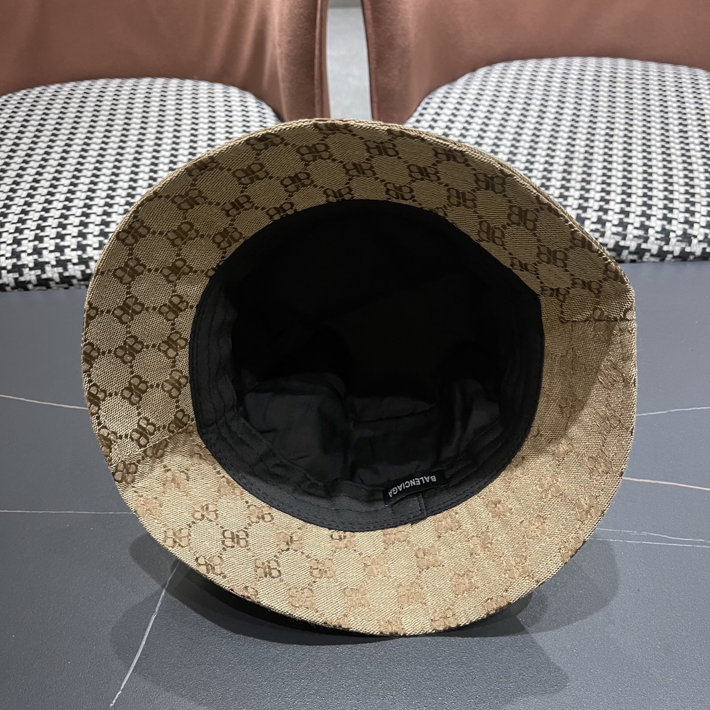 Balenciaga（巴黎世家）新款原单渔夫帽， 专柜1:1开模订制，轻盈透气，简洁大方！男女可用，四季