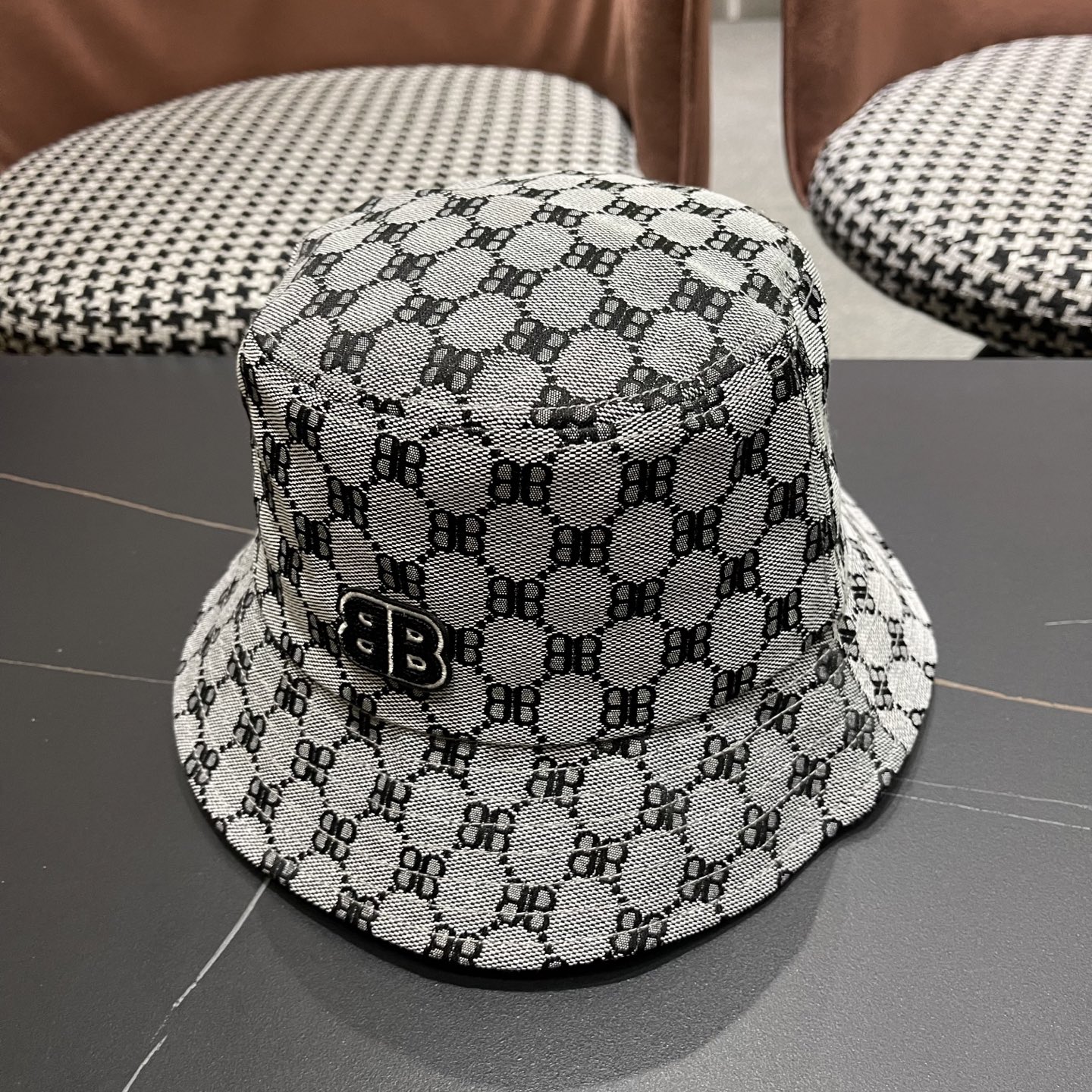 Balenciaga（巴黎世家）新款原单渔夫帽， 专柜1:1开模订制，轻盈透气，简洁大方！男女可用，四季