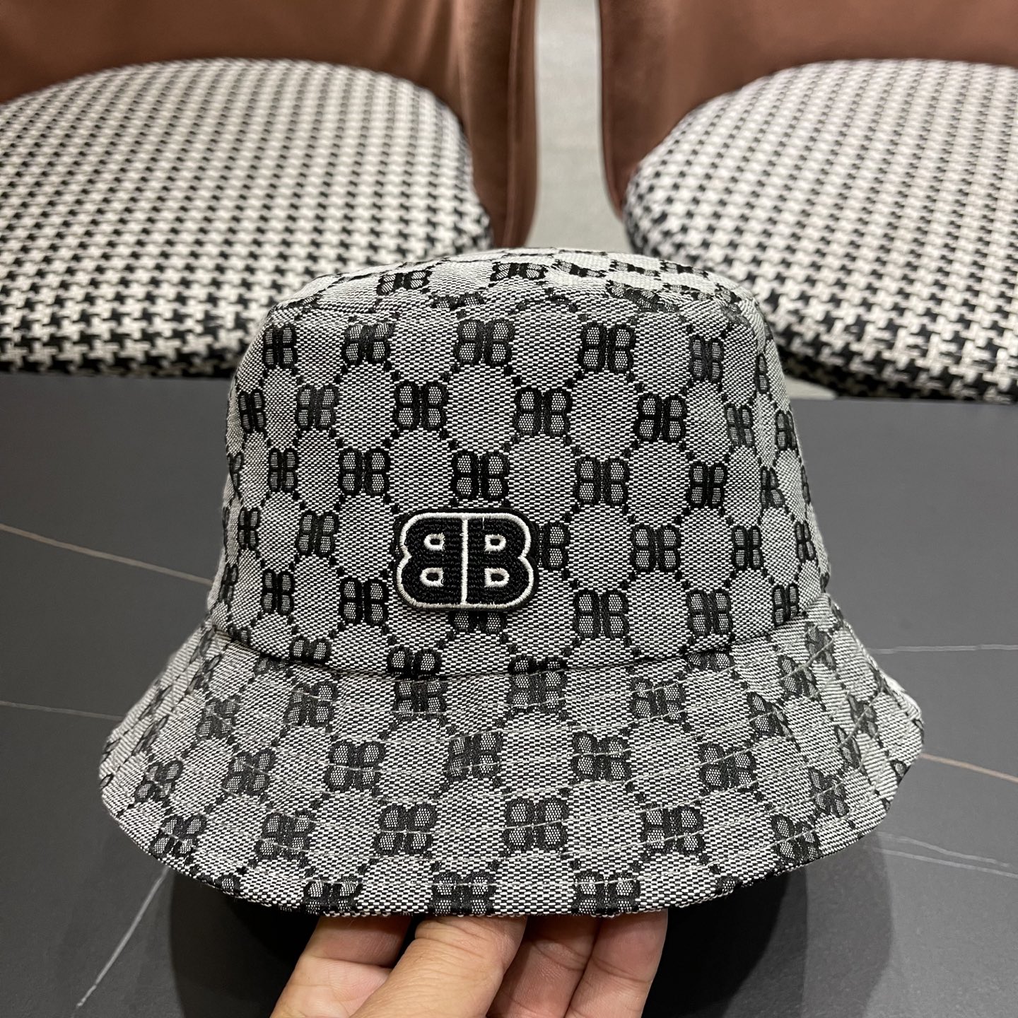 Balenciaga（巴黎世家）新款原单渔夫帽， 专柜1:1开模订制，轻盈透气，简洁大方！男女可用，四季