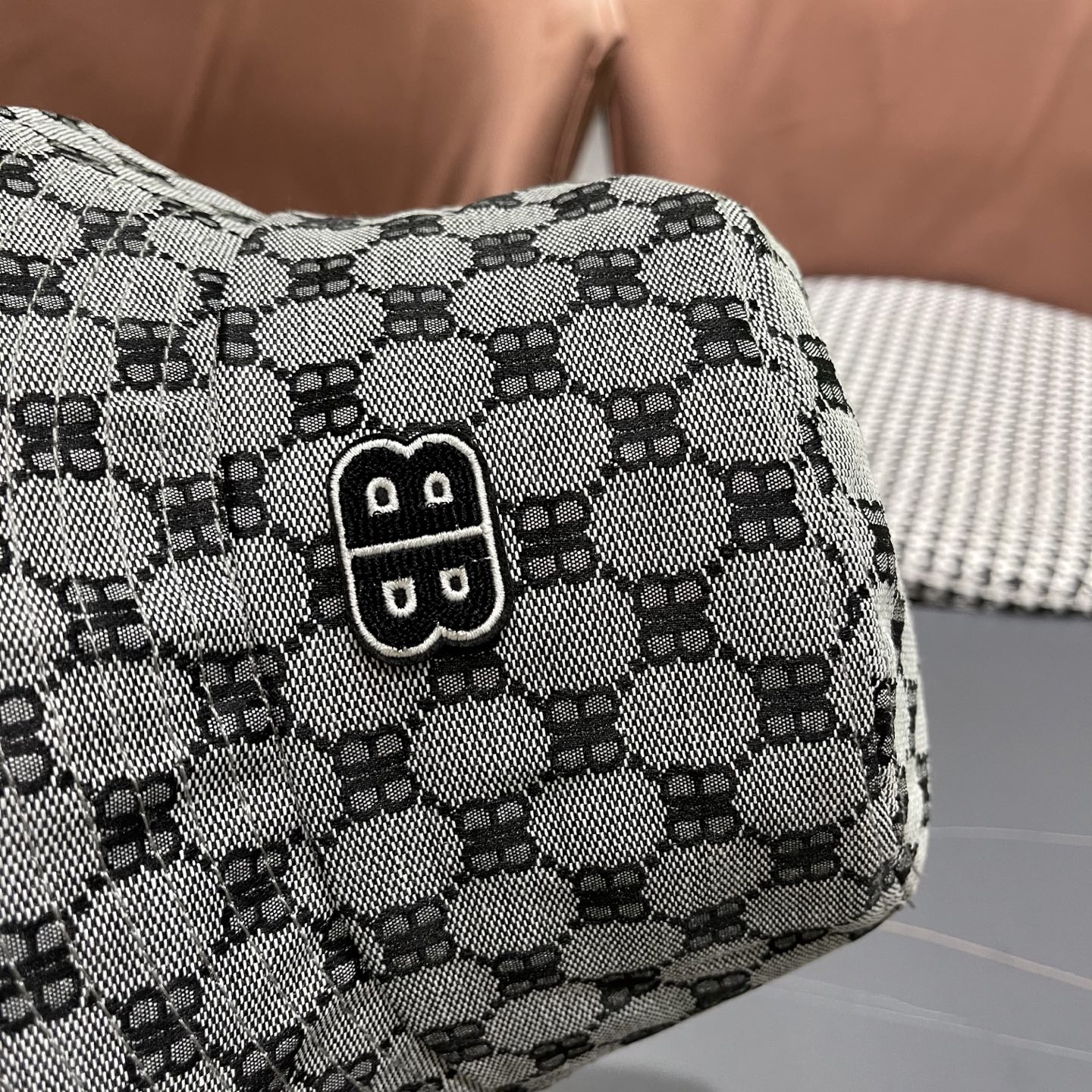 Balenciaga（巴黎世家）新款原单渔夫帽， 专柜1:1开模订制，轻盈透气，简洁大方！男女可用，四季