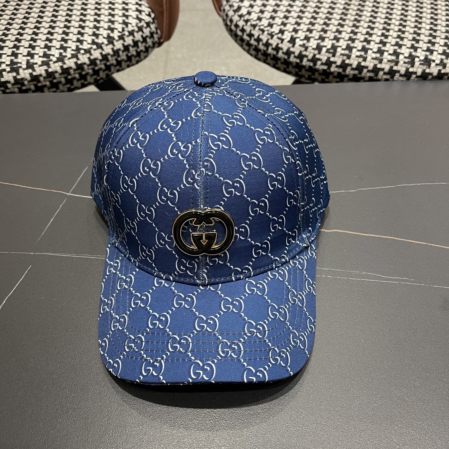 NO:227679,Gucci classic original single baseball cap, 1:1 mold customization, original canvas purchasing popular, versatile models available for men and women, excellent quality!  Basic head circumference 56, patch adjustable. Hat Straw Hat Fisherman's Hat Baseball Hat, Hats, Gucci, espadrilles, Hats19860909Gucci(古奇)经典原单棒球帽, 1:1开模订制,原版帆布料代购热门,男女可用百搭款,质量超赞！基础头围56,贴片可调节.帽子草帽渔夫帽棒球帽,帽子,gucci,espadrilles,hats,hat