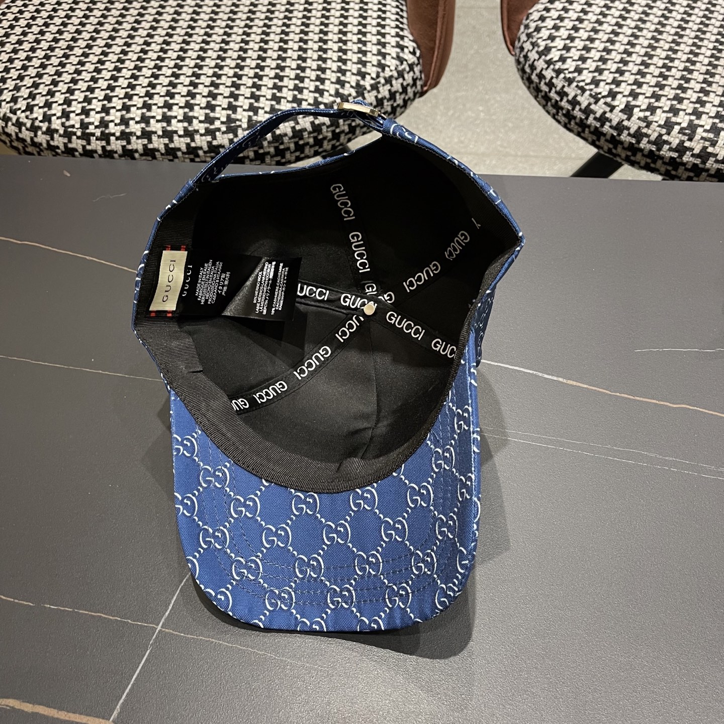 Gucci(古奇)经典原单棒球帽， 1:1开模订制，原版帆布料代购热门，男女可用百搭款，质量超赞！基础头