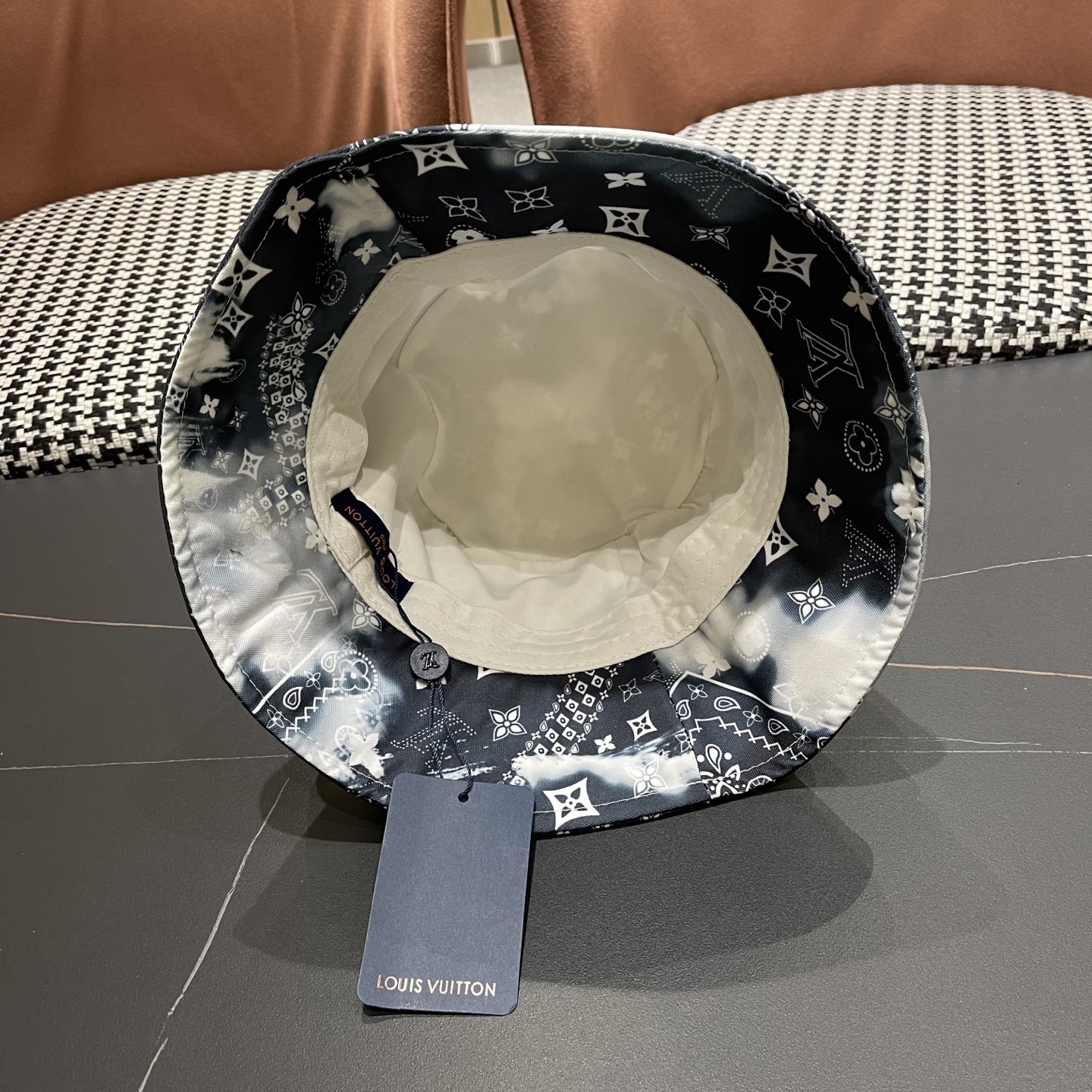 LV路易威登原单渔夫帽 轻盈透气。完美版型，独家实物拍摄，男女适用