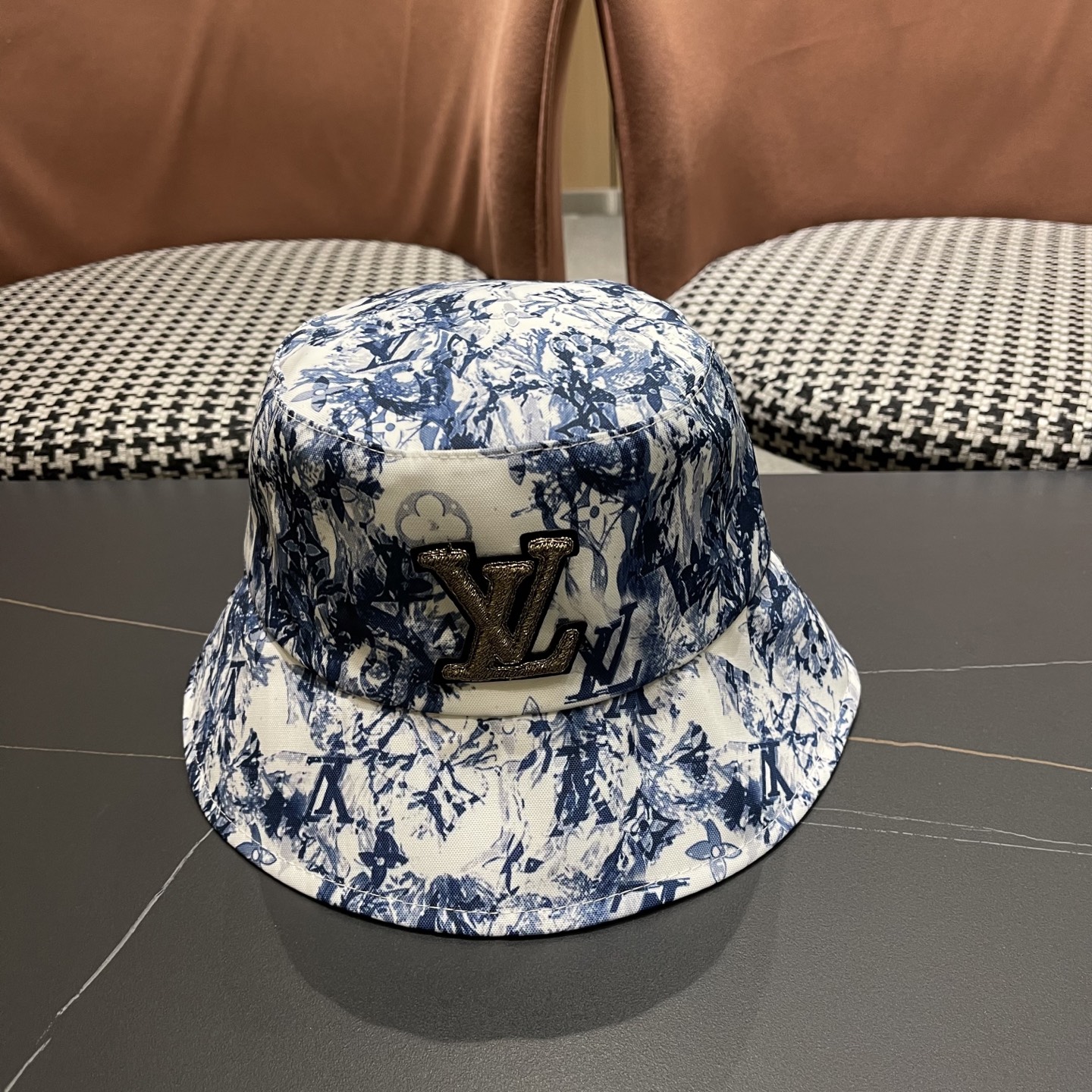 NO:227689,LV Louis Vuitton original single fisherman hat light and breathable. Perfect style, exclusive physical shot, suitable hat for men and women, straw hat fisherman hat baseball hat, hat, louis vuitton, louis vuitton, espadrilles, hats19860909LV路易威登原单渔夫帽 轻盈透气.完美版型,独家实物拍摄,男女适用帽子草帽渔夫帽棒球帽,帽子,louis vuitton,louis vuitton,espadrilles,hats,hat
