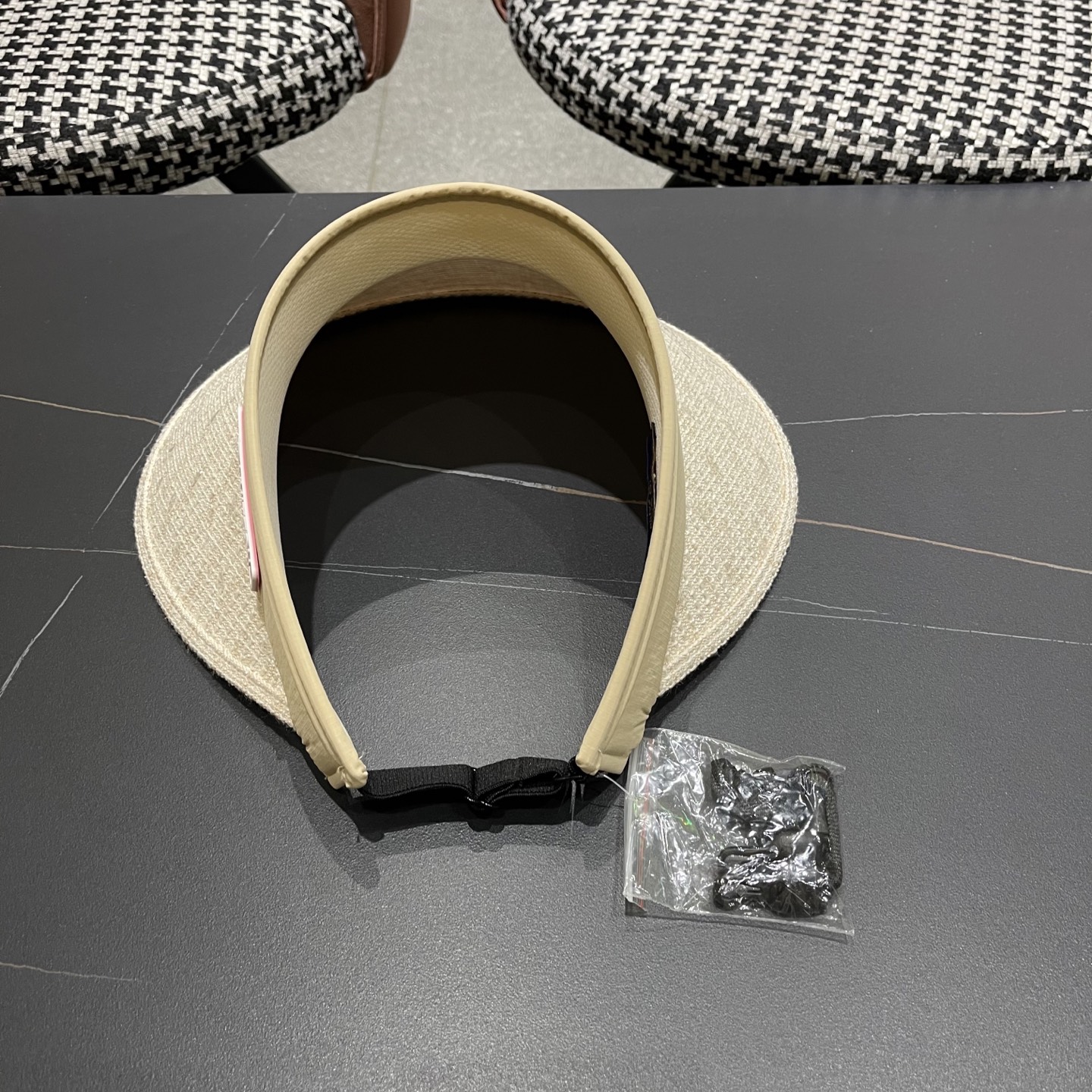   【LV路易威登】2025夏季新款男女款遮阳帽空顶帽，大牌出货，超方便！好搭！出街必备