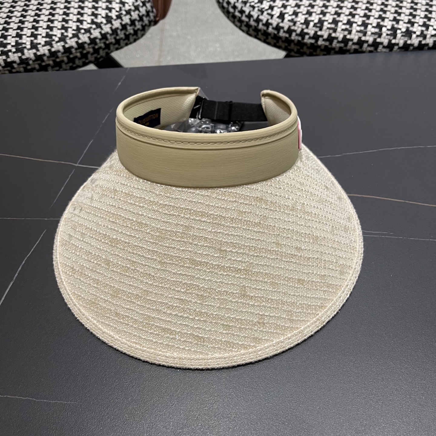   【LV路易威登】2025夏季新款男女款遮阳帽空顶帽，大牌出货，超方便！好搭！出街必备