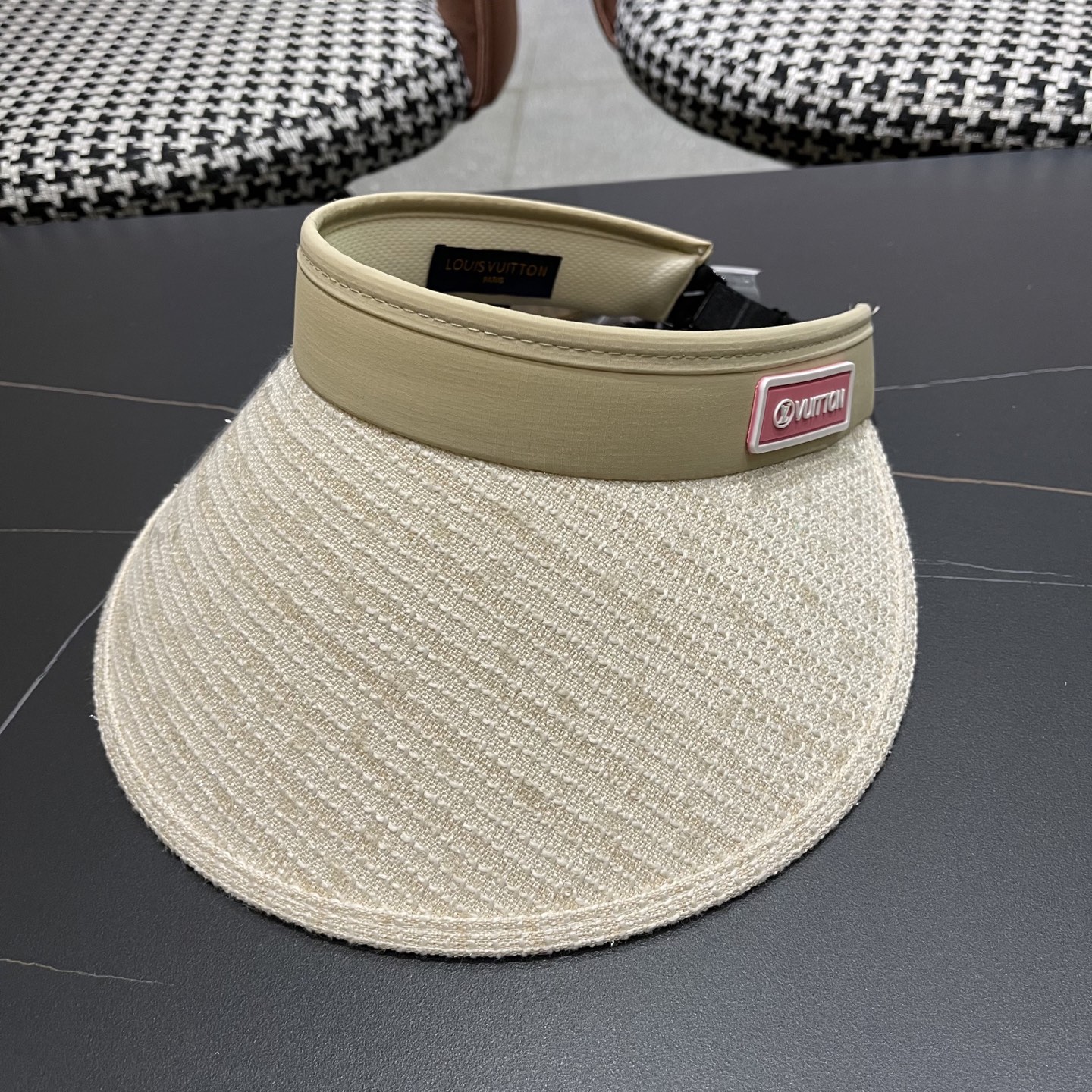   【LV路易威登】2025夏季新款男女款遮阳帽空顶帽，大牌出货，超方便！好搭！出街必备
