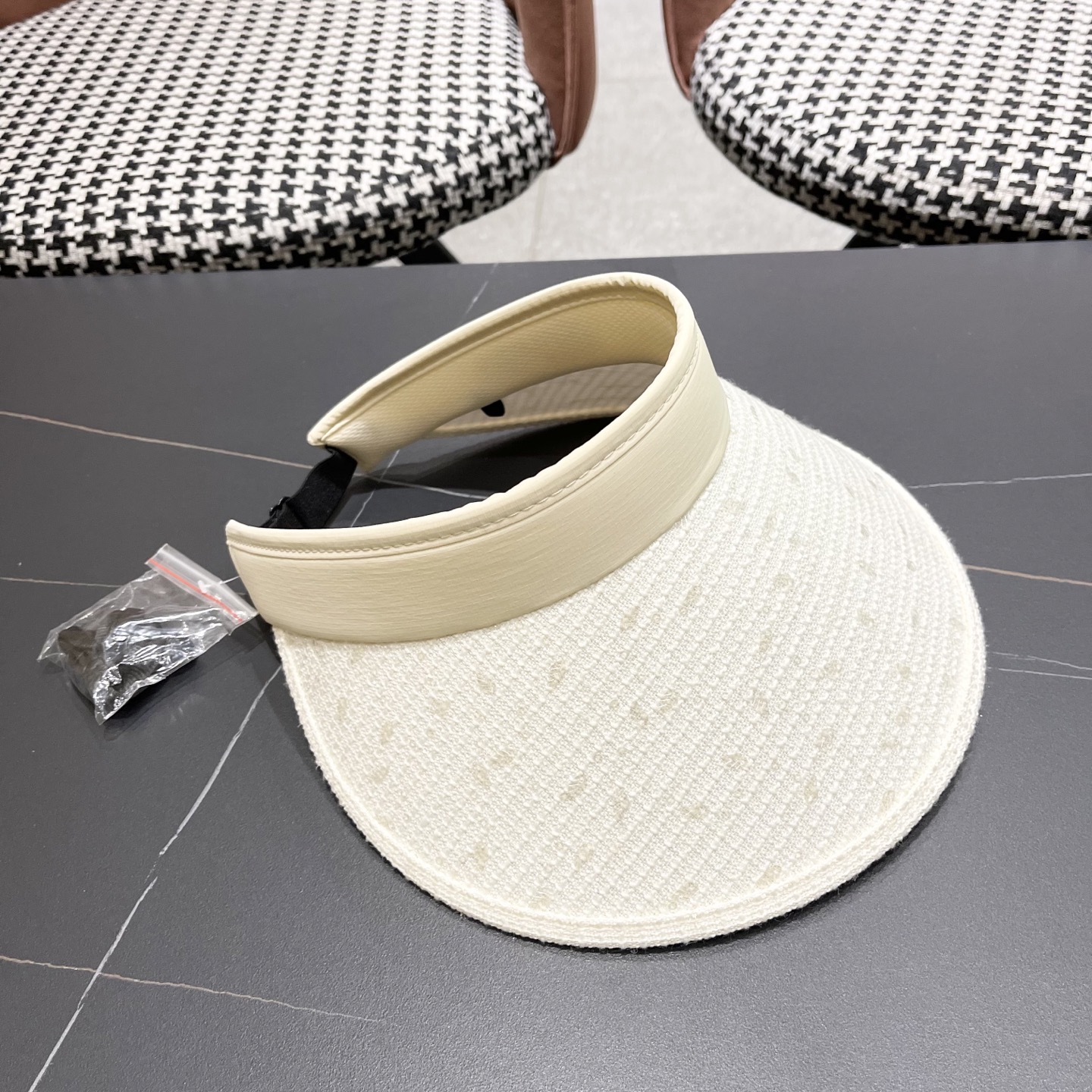   【LV路易威登】2025夏季新款男女款遮阳帽空顶帽，大牌出货，超方便！好搭！出街必备