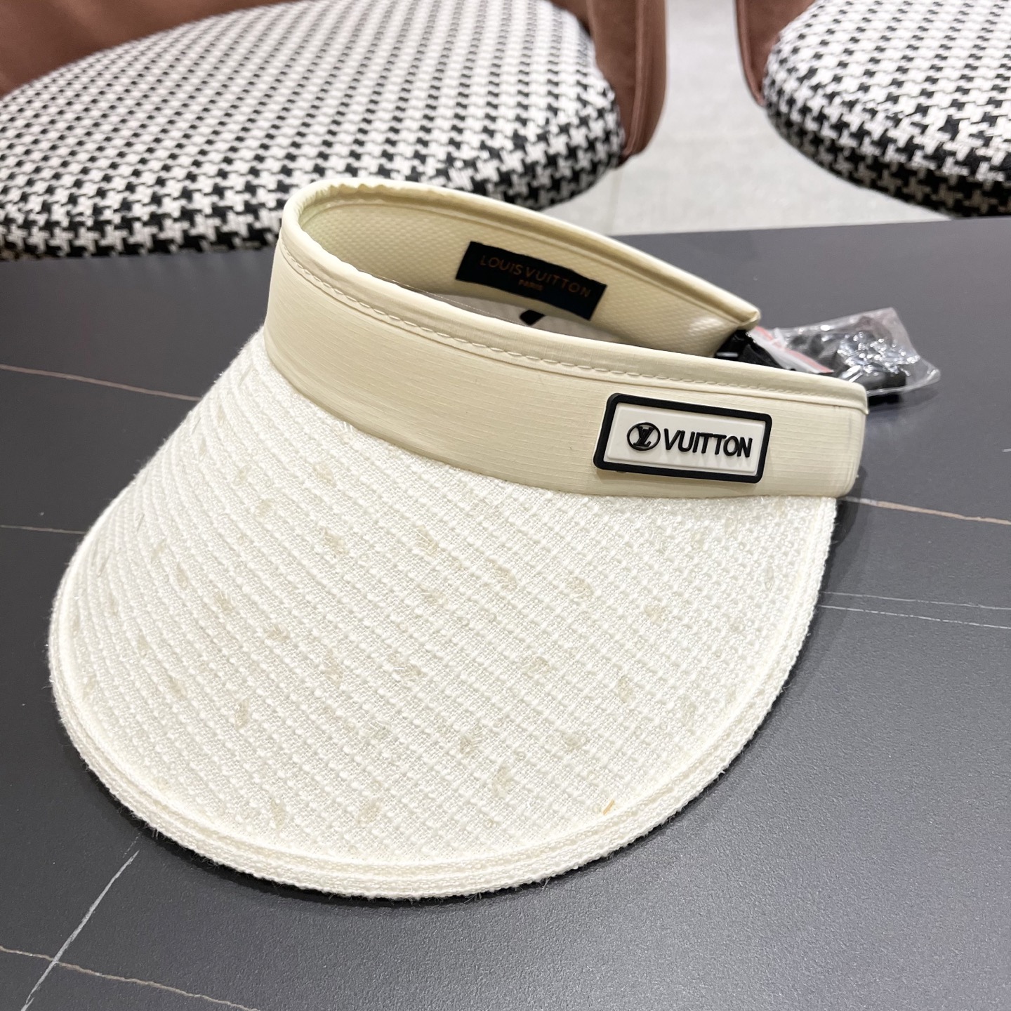 NO:227754,[LV Louis Vuitton] 2025 summer new men's and women's sun hats empty top hats, big brands shipped, super convenient!  Easy to match!  Essential hats, straw hats, fisherman hats, baseball hats, hats, louis vuitton, louis vuitton, espadrilles, hats19860909【LV路易威登】2025夏季新款男女款遮阳帽空顶帽,大牌出货,超方便！好搭！出街必备帽子草帽渔夫帽棒球帽,帽子,louis vuitton,louis vuitton,espadrilles,hats,hat
