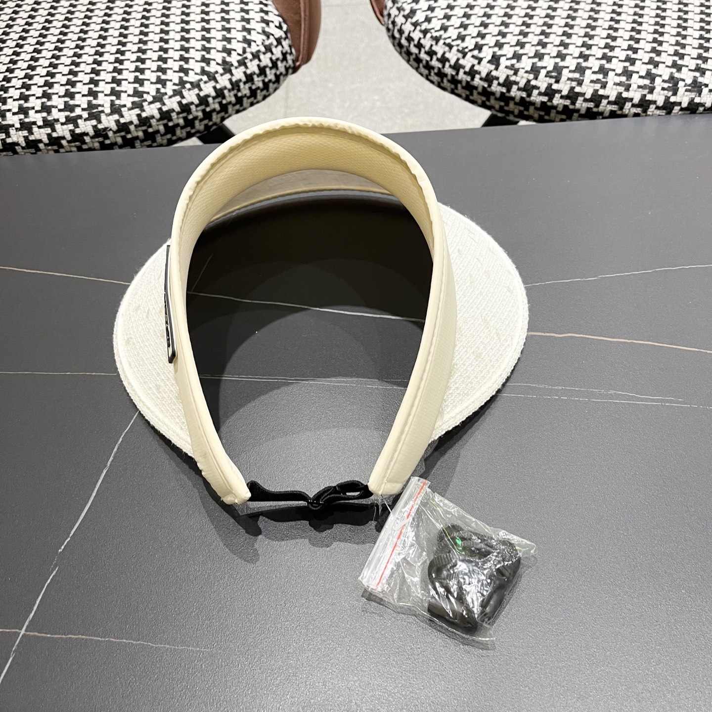   【LV路易威登】2025夏季新款男女款遮阳帽空顶帽，大牌出货，超方便！好搭！出街必备