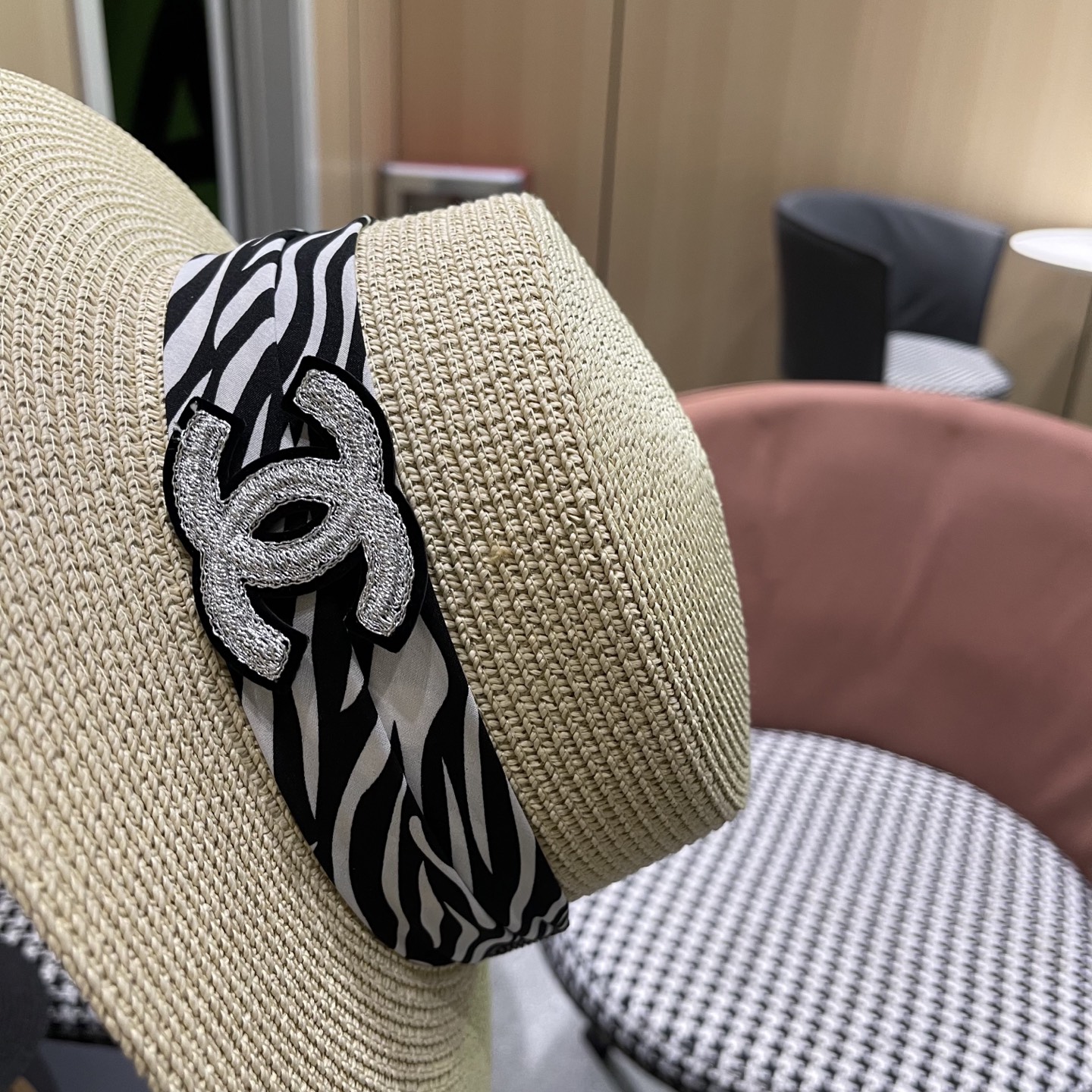  香奈儿Chanel平顶礼帽女士夏季法式时尚 2025新款草编太阳帽
子海边防晒遮阳草帽