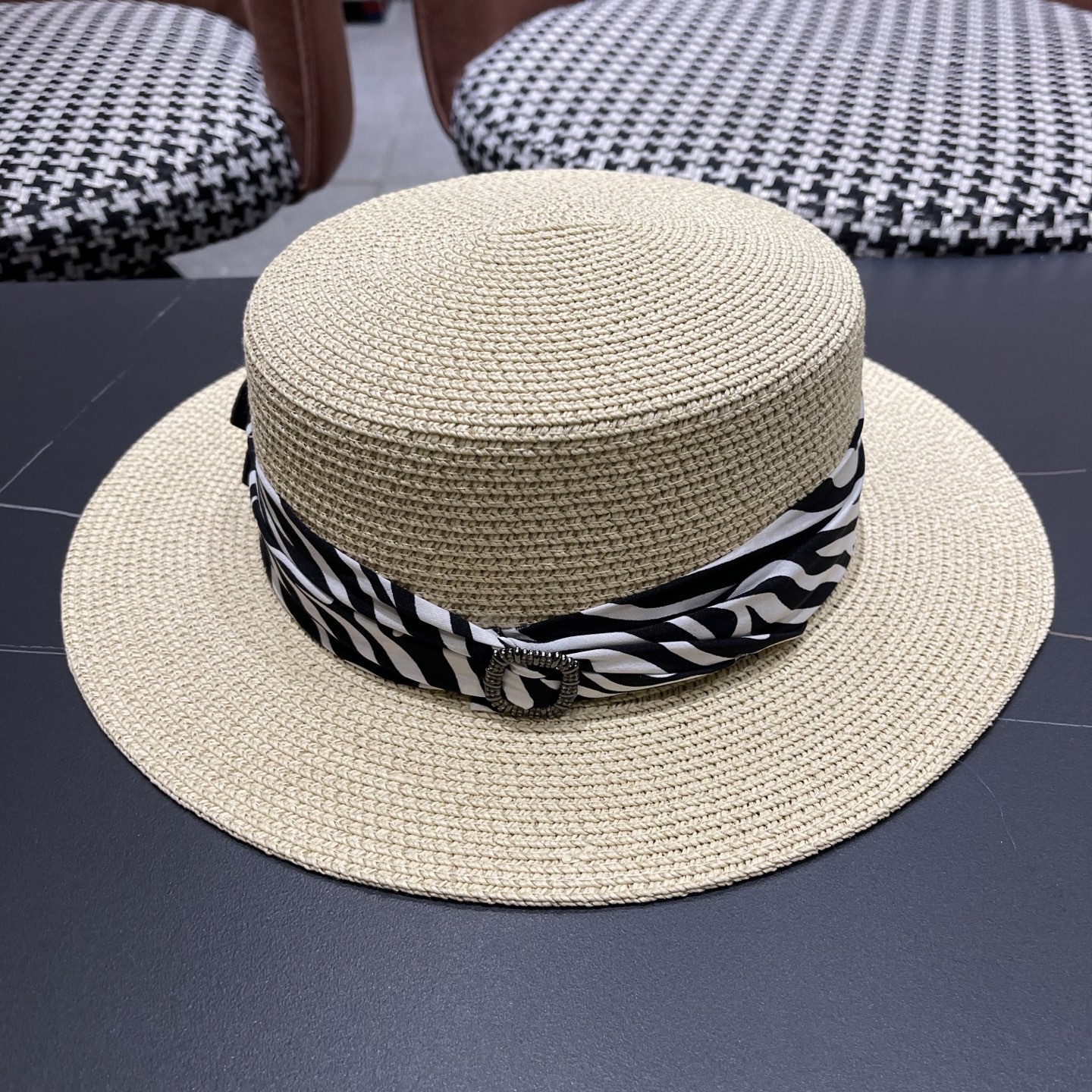  香奈儿Chanel平顶礼帽女士夏季法式时尚 2025新款草编太阳帽
子海边防晒遮阳草帽
