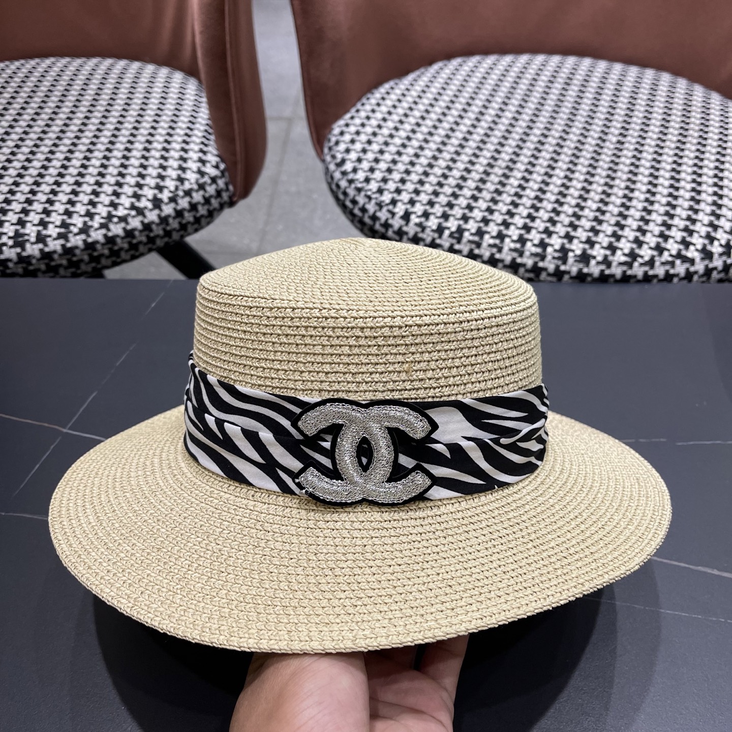  香奈儿Chanel平顶礼帽女士夏季法式时尚 2025新款草编太阳帽
子海边防晒遮阳草帽
