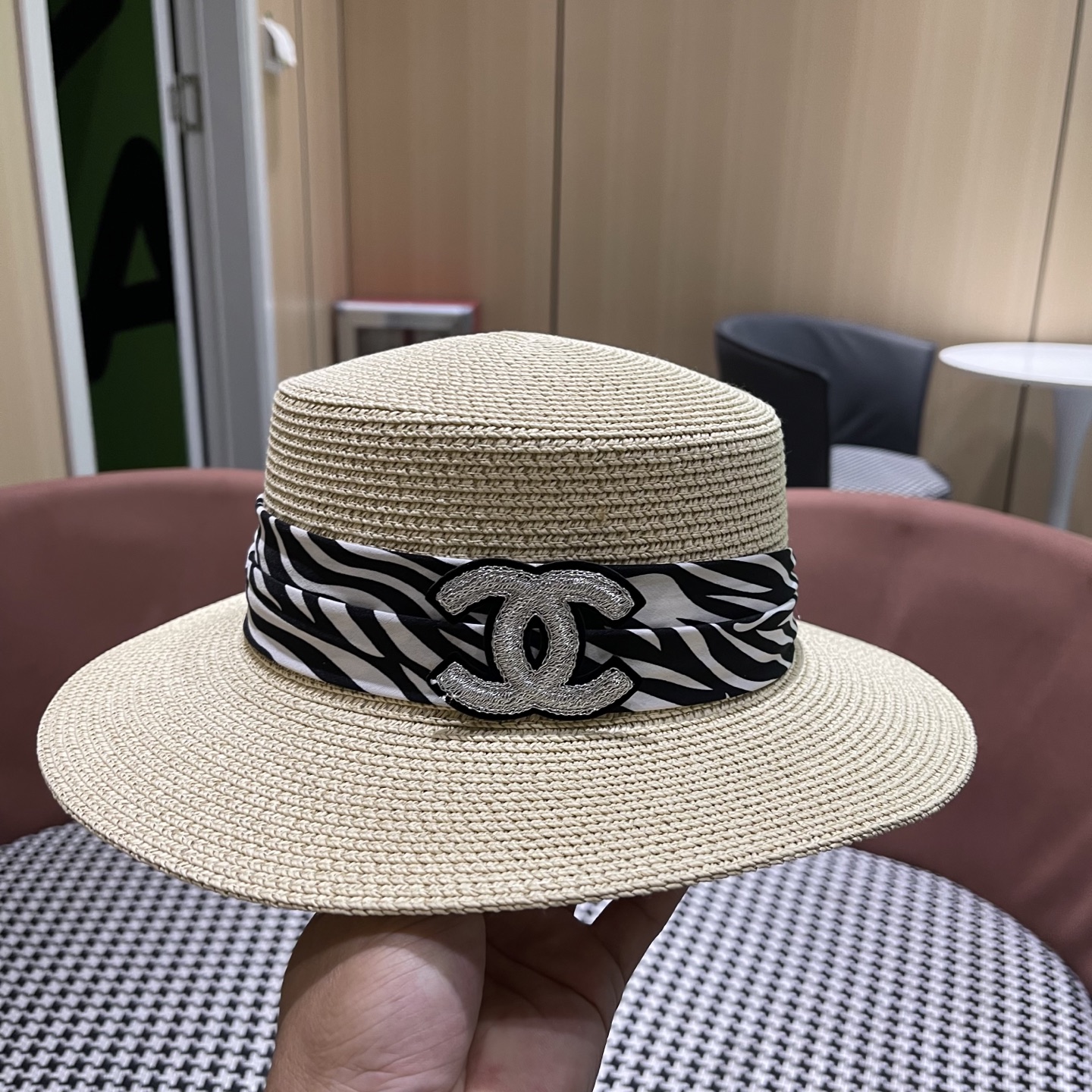  香奈儿Chanel平顶礼帽女士夏季法式时尚 2025新款草编太阳帽
子海边防晒遮阳草帽