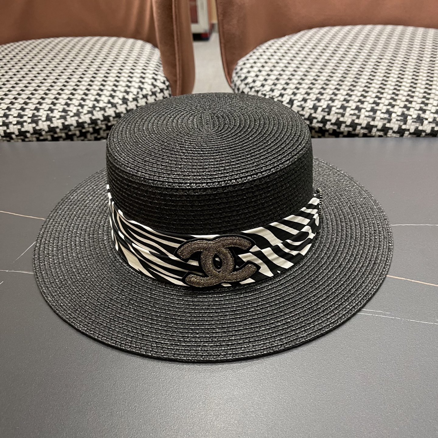  香奈儿Chanel平顶礼帽女士夏季法式时尚 2025新款草编太阳帽
子海边防晒遮阳草帽