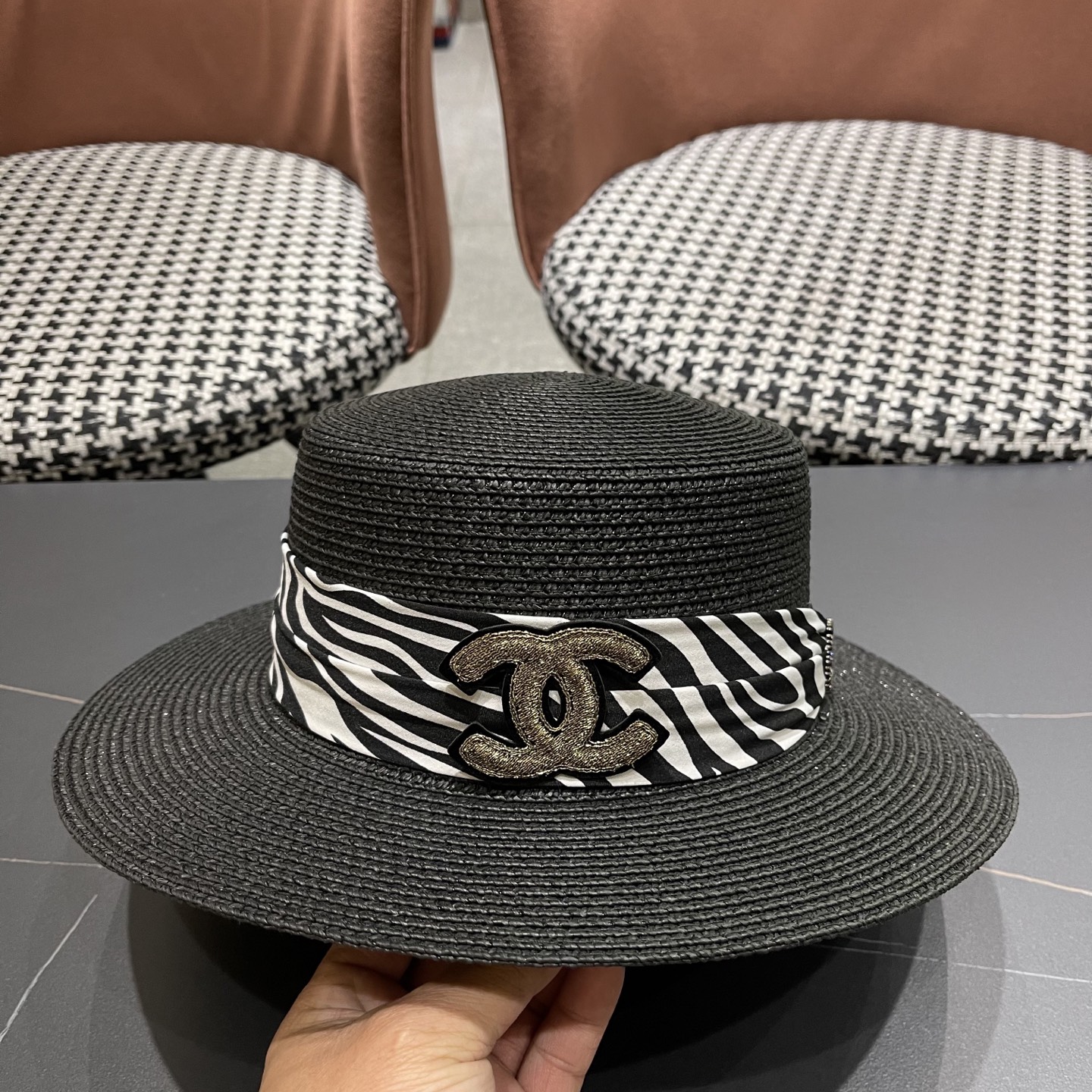  香奈儿Chanel平顶礼帽女士夏季法式时尚 2025新款草编太阳帽
子海边防晒遮阳草帽