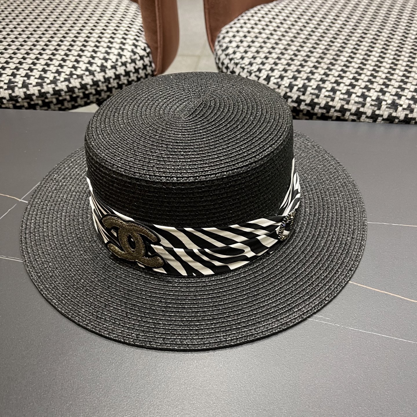  香奈儿Chanel平顶礼帽女士夏季法式时尚 2025新款草编太阳帽
子海边防晒遮阳草帽