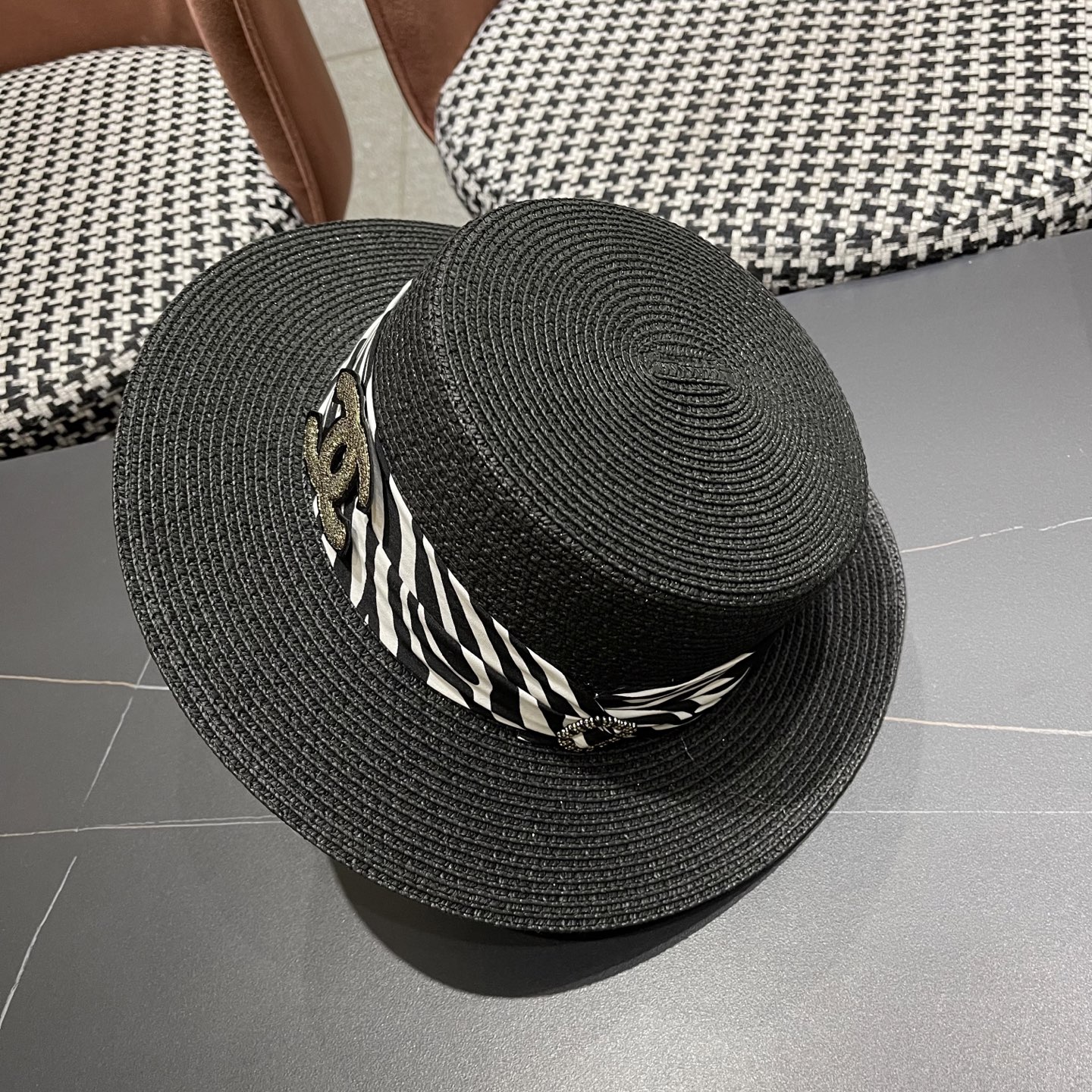  香奈儿Chanel平顶礼帽女士夏季法式时尚 2025新款草编太阳帽
子海边防晒遮阳草帽