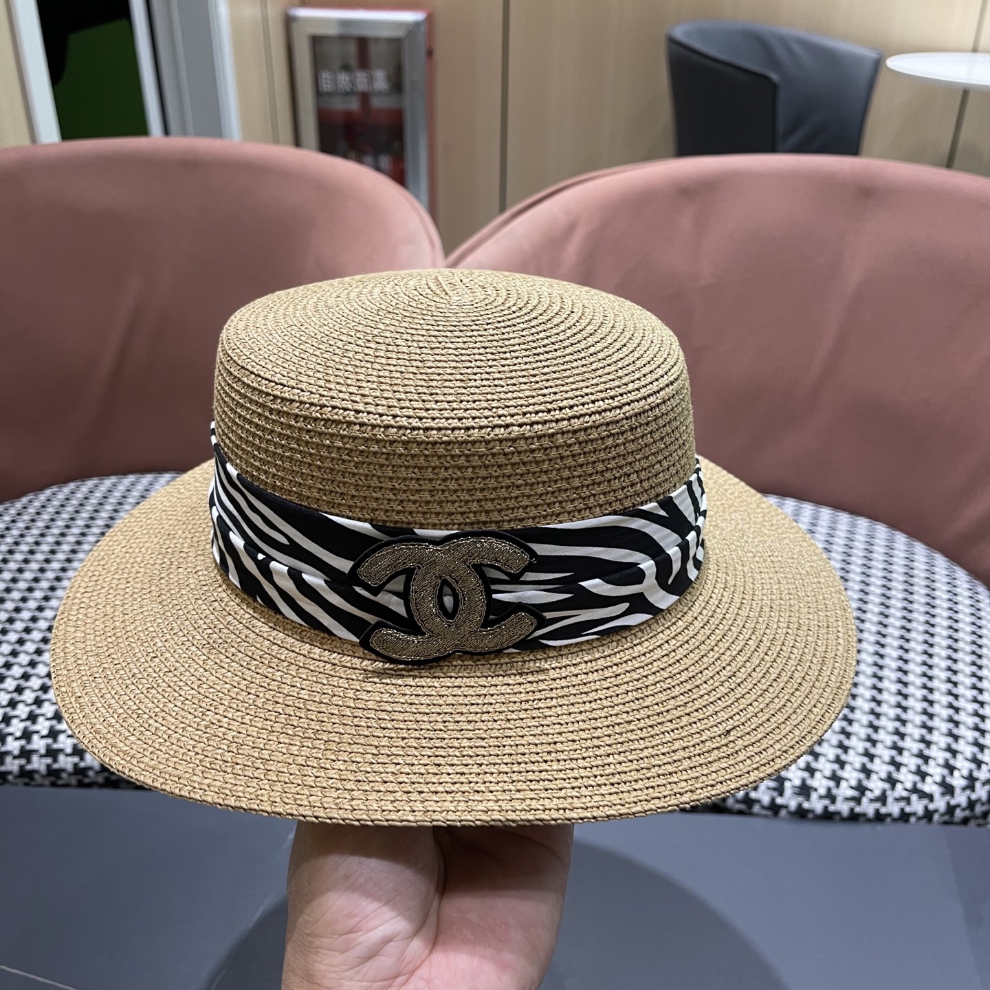 香奈儿Chanel平顶礼帽女士夏季法式时尚 2025新款草编太阳帽
子海边防晒遮阳草帽