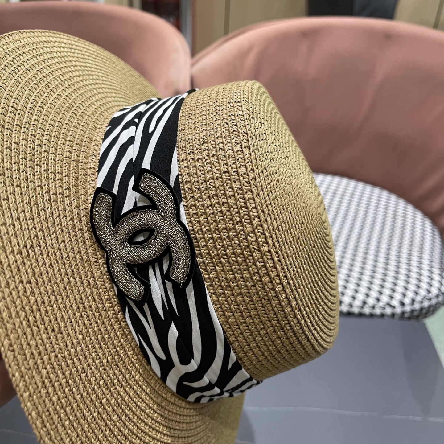  香奈儿Chanel平顶礼帽女士夏季法式时尚 2025新款草编太阳帽
子海边防晒遮阳草帽