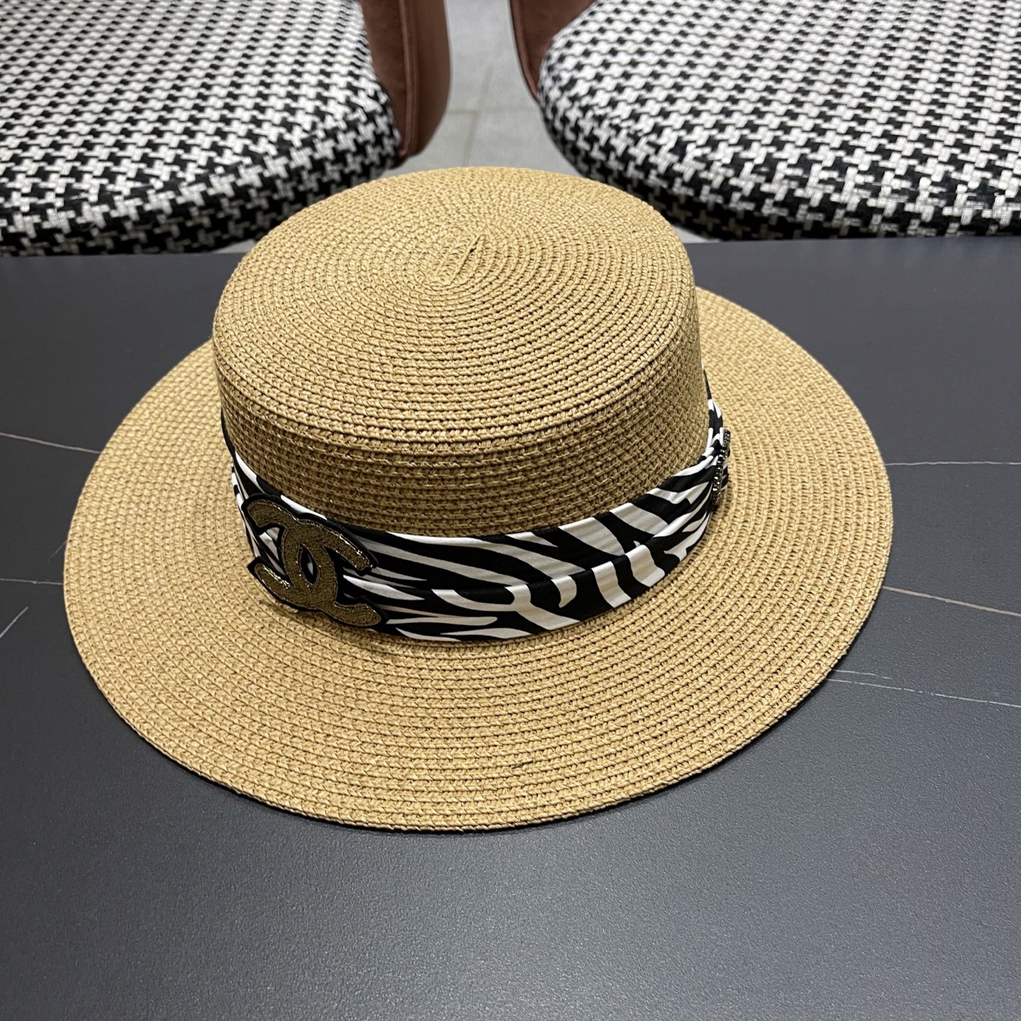  香奈儿Chanel平顶礼帽女士夏季法式时尚 2025新款草编太阳帽
子海边防晒遮阳草帽